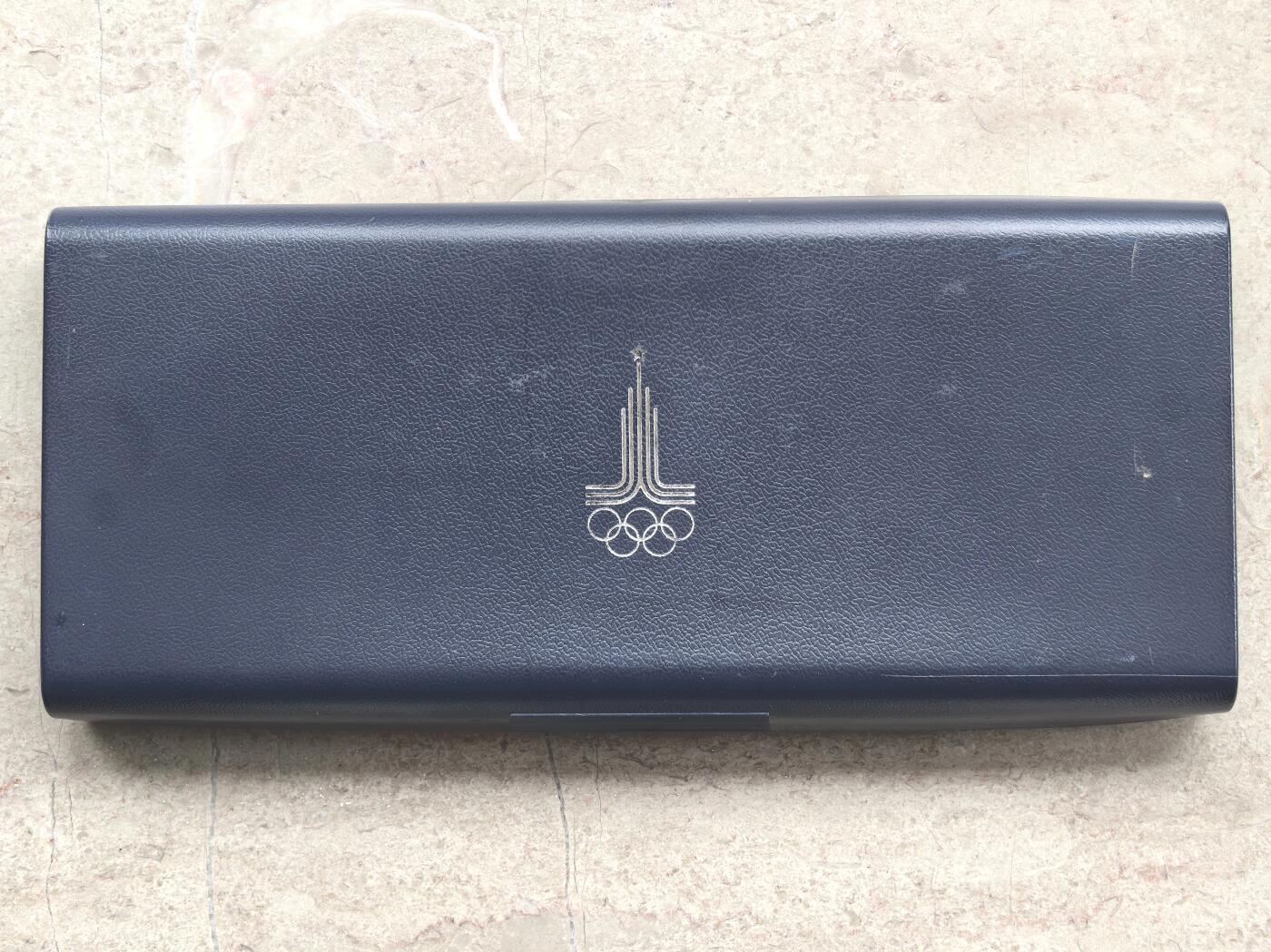 博洋堂“岁启嘉年”2026新年精品大拍专场暨第155期（全场包邮） 前苏联1980年莫斯科夏季奥运会纪念大银币第三组，涵盖撑杆跳、皮划艇、马术、游泳等四项比赛形式，完全未流通状态。10卢布大银币三枚33 .4g*3=100.2g、5卢布银币两枚16.7 g*2=33.4g，133.6g，965银