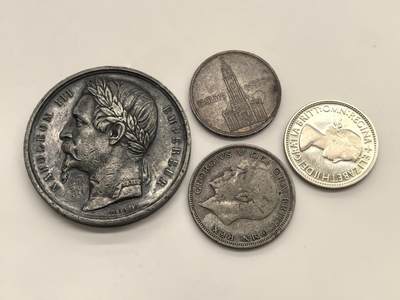 博洋堂“岁启嘉年”2026新年精品大拍专场暨第155期（全场包邮） - 银币及章一组，其中章50mm、56g，未见边铭