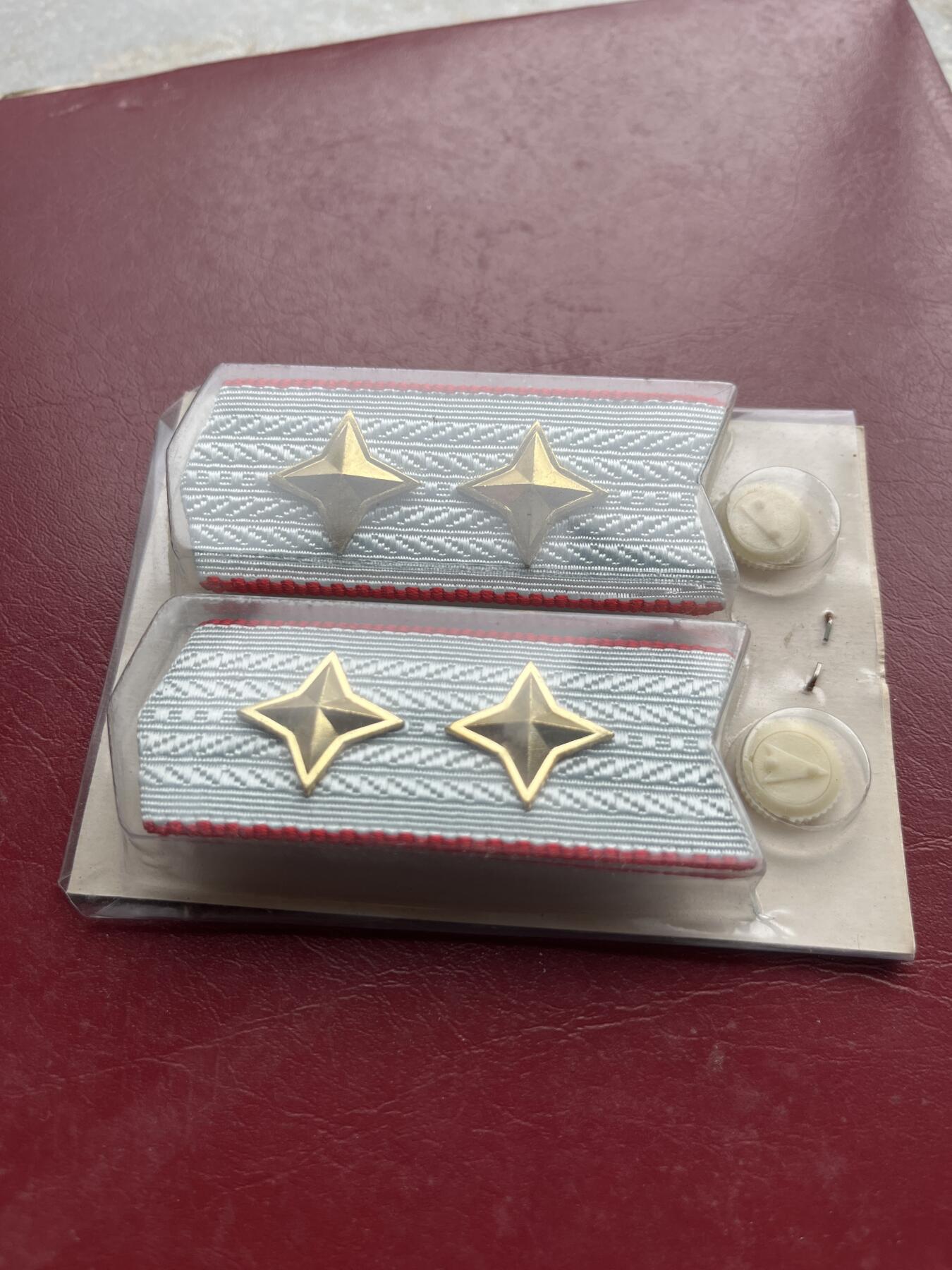 八九十年代朝鲜刺绣丝织章专场拍卖 九十年代朝鲜社会主义国家苏式原始状态丝织章5