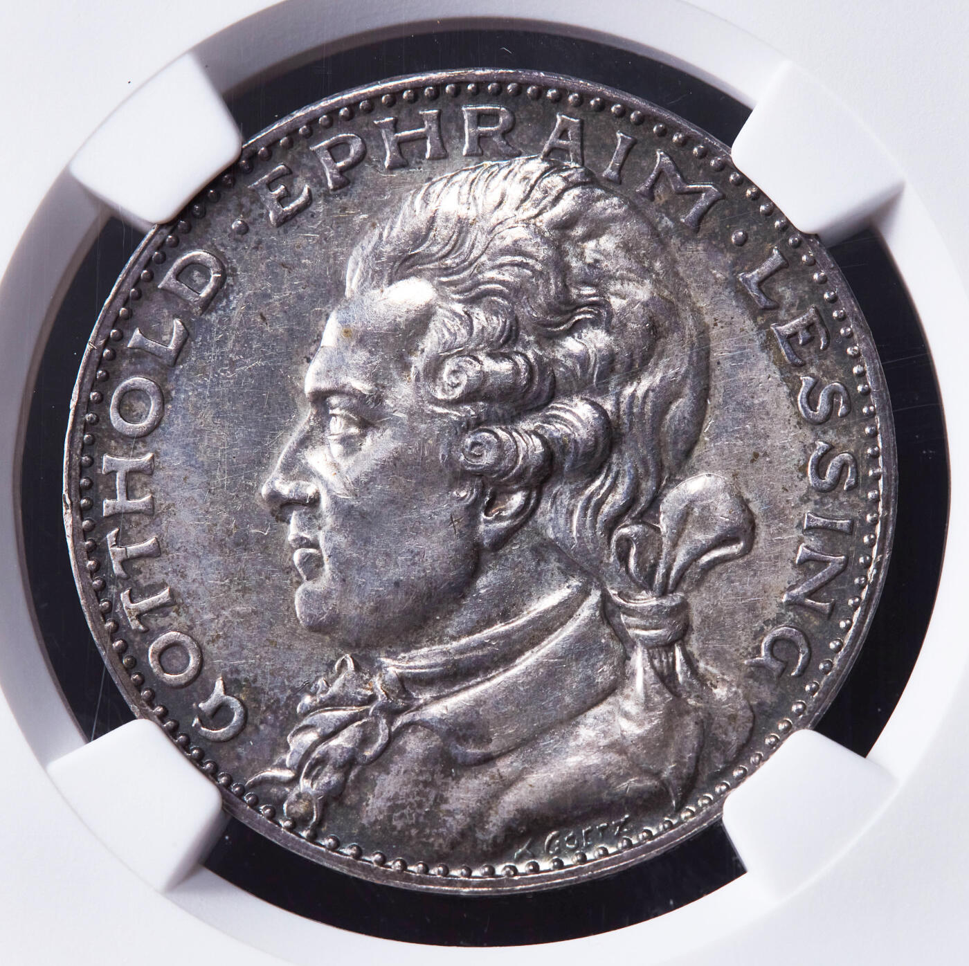 【俄甄集藏】2026年(046)01-07 星期三 晚 19:30 全场包邮 德国魏玛1929年纪念作家莱辛诞辰200周年银章，NGC AU58，黄油酱彩老包浆，卡尔·哥茨作品，类精制底板，名誉品种