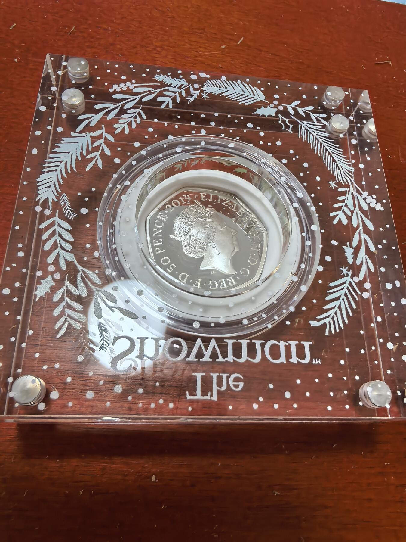 长老汇蛇年精选第九十一场拍卖 2019英国大白50便士彩色七边精制银币，8克925银，2.5万枚，盒证全