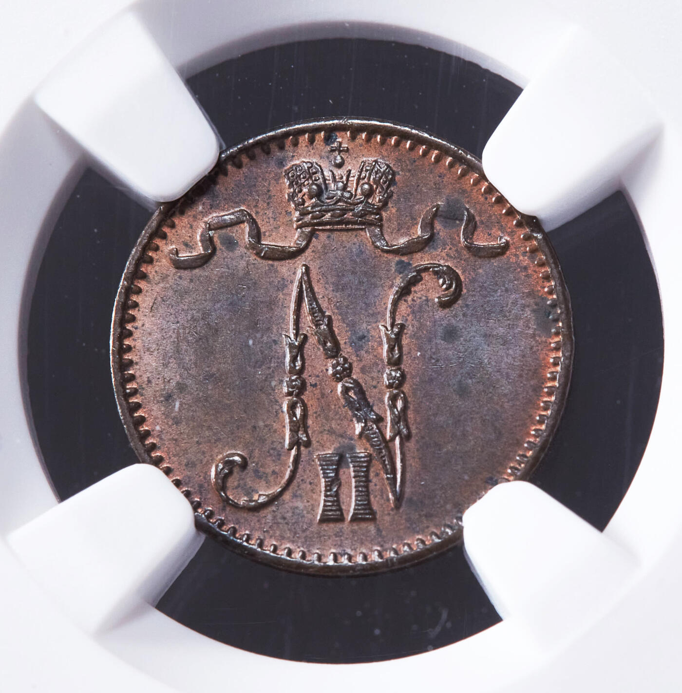 【俄甄集藏】2026年(046)01-07 星期三 晚 19:30 全场包邮 俄属芬兰1900年尼古拉二世1盆尼铜币，NGC MS62，原铜光犹在，转光品相