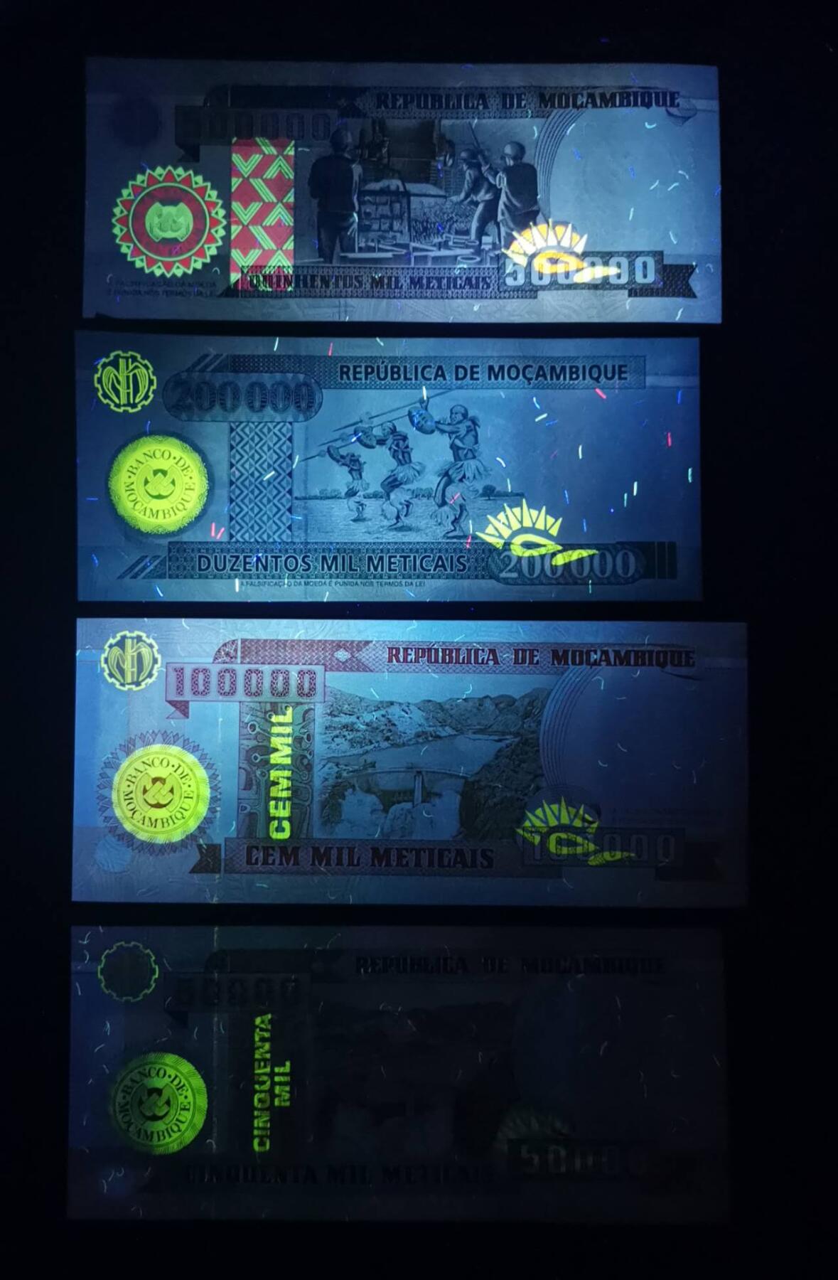 《艾美收藏》第227期-1.3周六外币黄金场-马年首拍 莫桑比克全套全新UNC