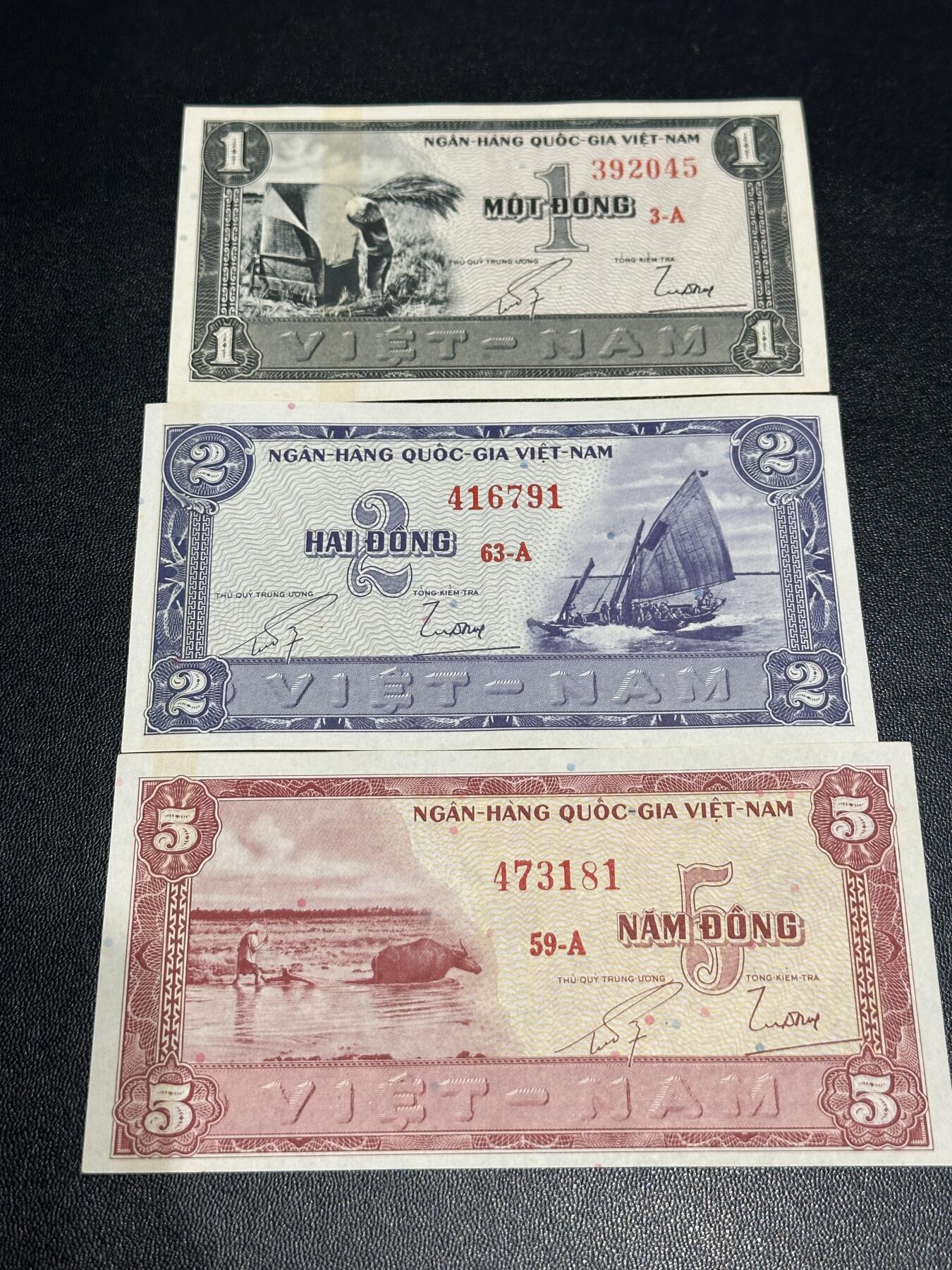 《外钞收藏家》第五百九十九期（畅拍场）（本平台长期征集拍品、欢迎藏友们联系合作） 1955年越南1、2、5盾 3张一起 全新不绝 轻微瑕疵