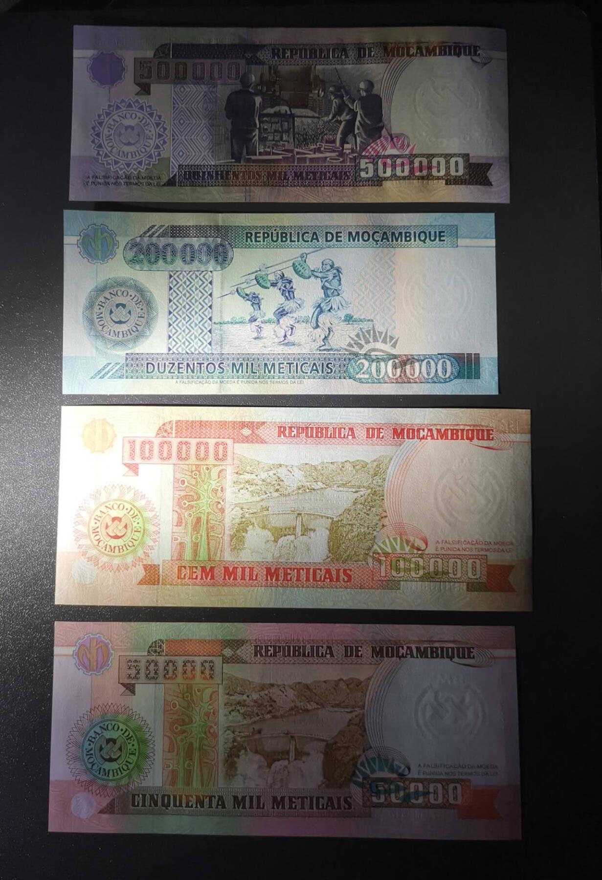 《艾美收藏》第227期-1.3周六外币黄金场-马年首拍 莫桑比克全套全新UNC