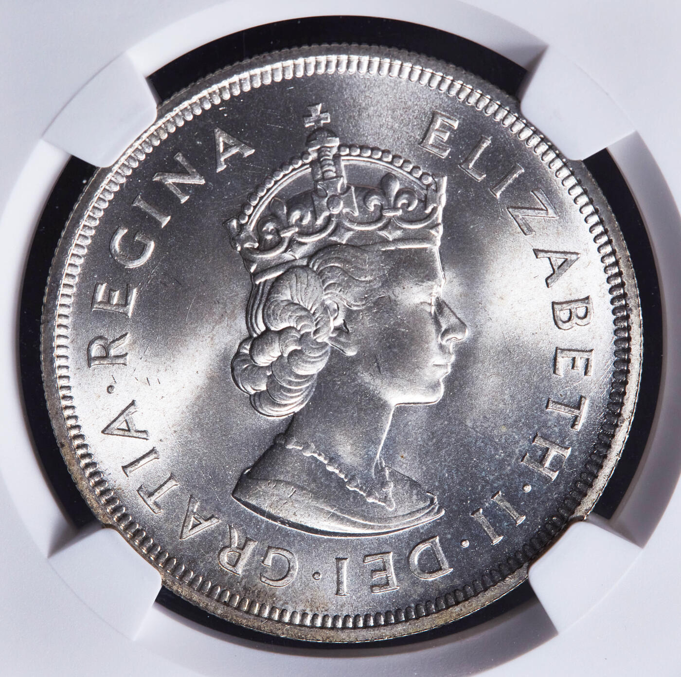 【俄甄集藏】2026年(046)01-07 星期三 晚 19:30 全场包邮 英属百慕大1959年伊丽莎白二世1克朗大银币，NGC MS66，原卷曝光顶级分数，该自治领独立发行的首枚钱币，28.28克，92.5%银，发行量10000枚