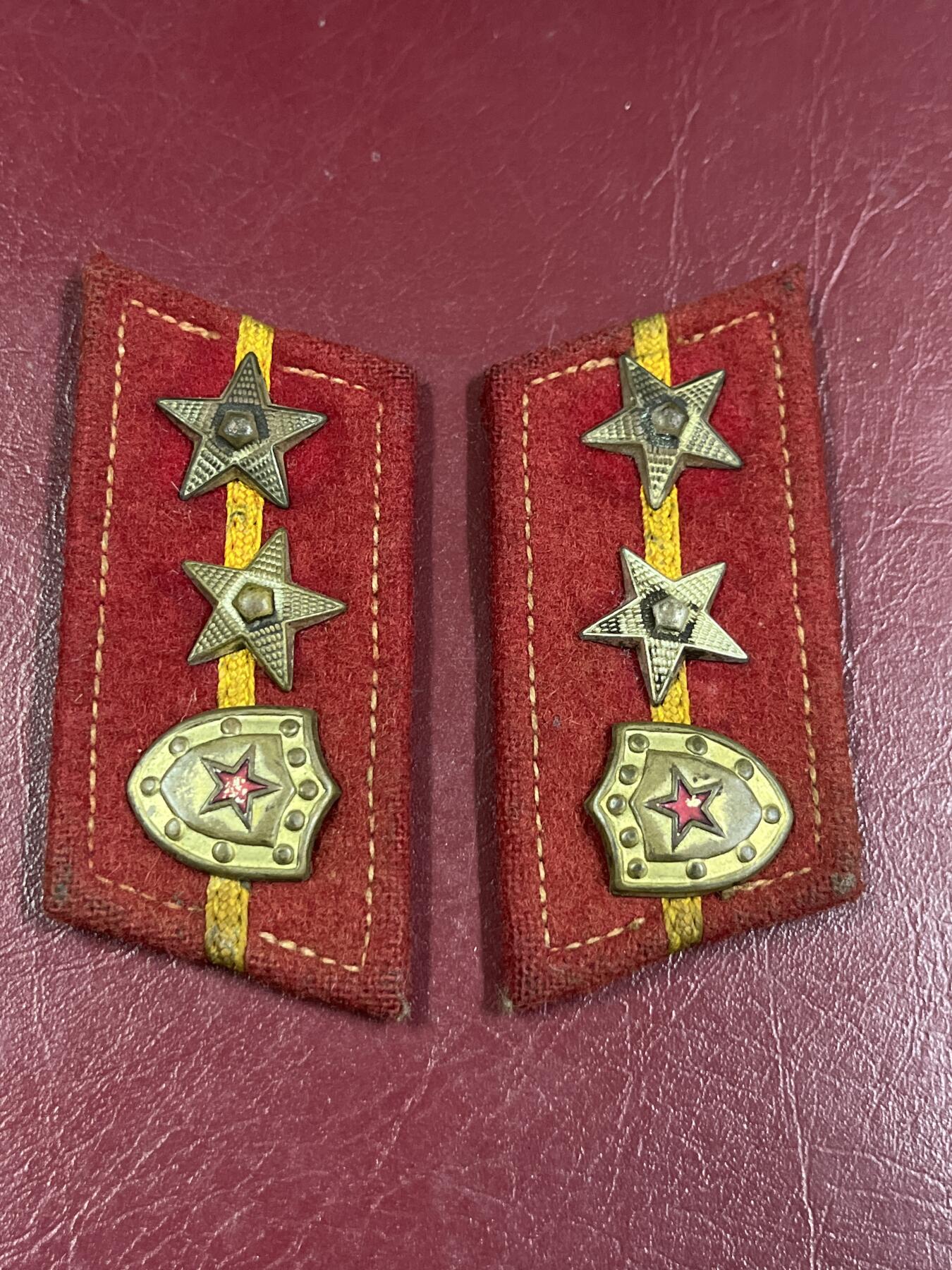 五十年代社会主义国家仿苏联徽章专场拍卖 五十年代苏联公安部队中士徽章