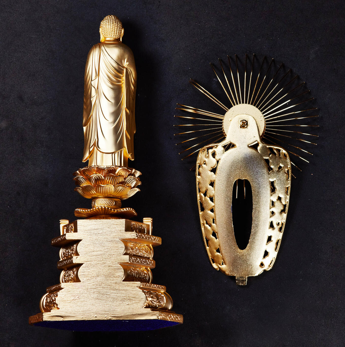 【俄甄集藏】2026年(046)01-07 星期三 晚 19:30 全场包邮 日本现代名家工艺释迦牟尼铜镀金立体佛像，原盒带证，高：240mm，底座直径：95mm，重量：810克，开脸好，金水足