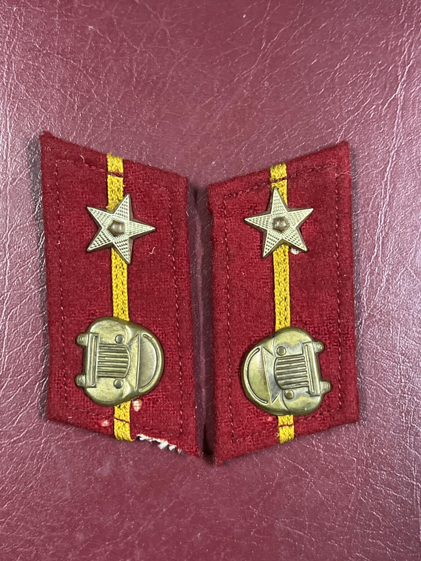 五十年代社会主义国家仿苏联徽章专场拍卖