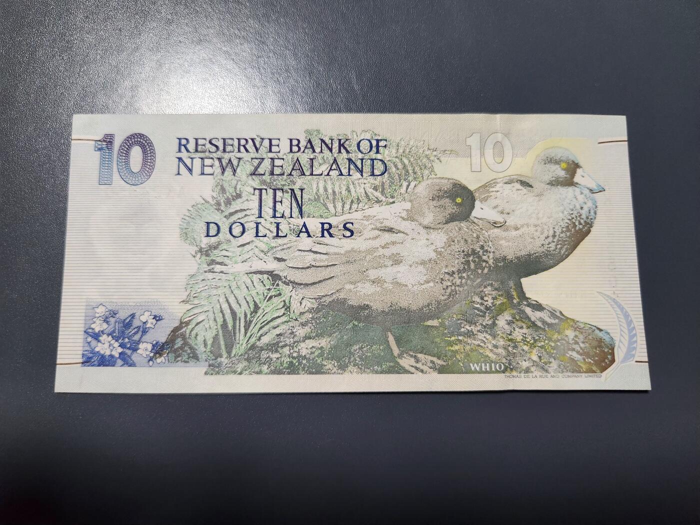 1月2号晚上8点 外国纸币自动截拍第78场 新西兰10元几乎全新