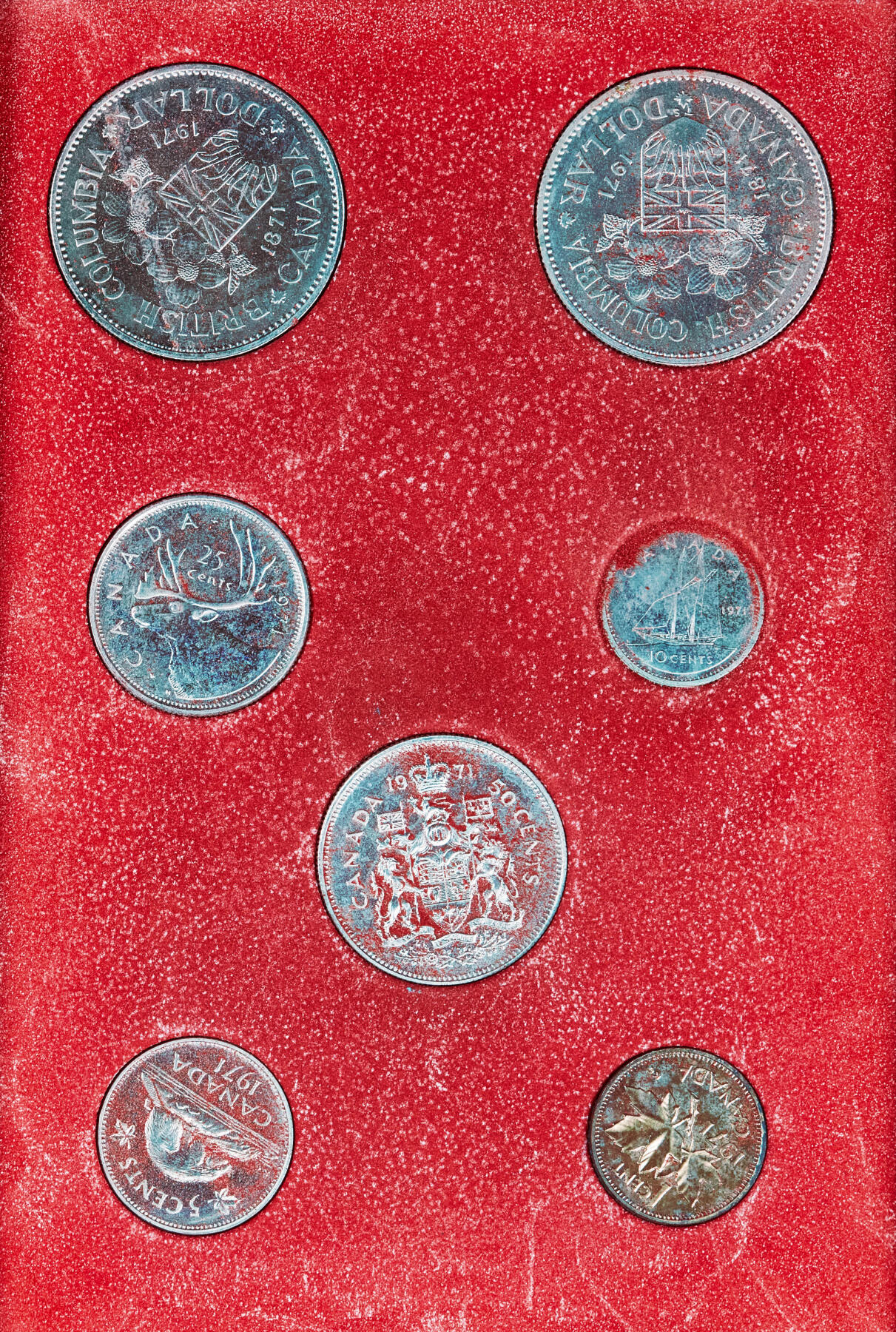 【俄甄集藏】2026年(046)01-07 星期三 晚 19:30 全场包邮 加拿大1971年纪念哥伦比亚省成立百年1分-1元盒装硬币7枚套，外皮磨损币面氧化严重，内包装老化