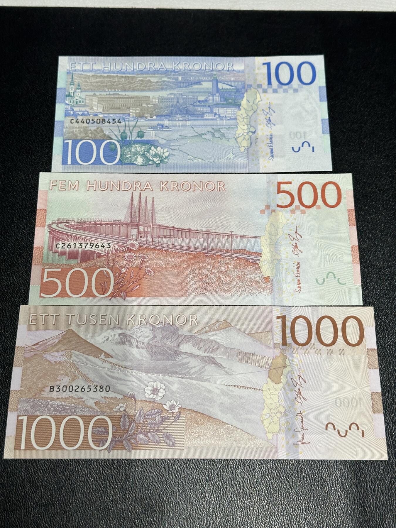 《外钞收藏家》第五百九十九期（畅拍场）（本平台长期征集拍品、欢迎藏友们联系合作） 瑞丹100和500克朗全新+1000克朗非全新