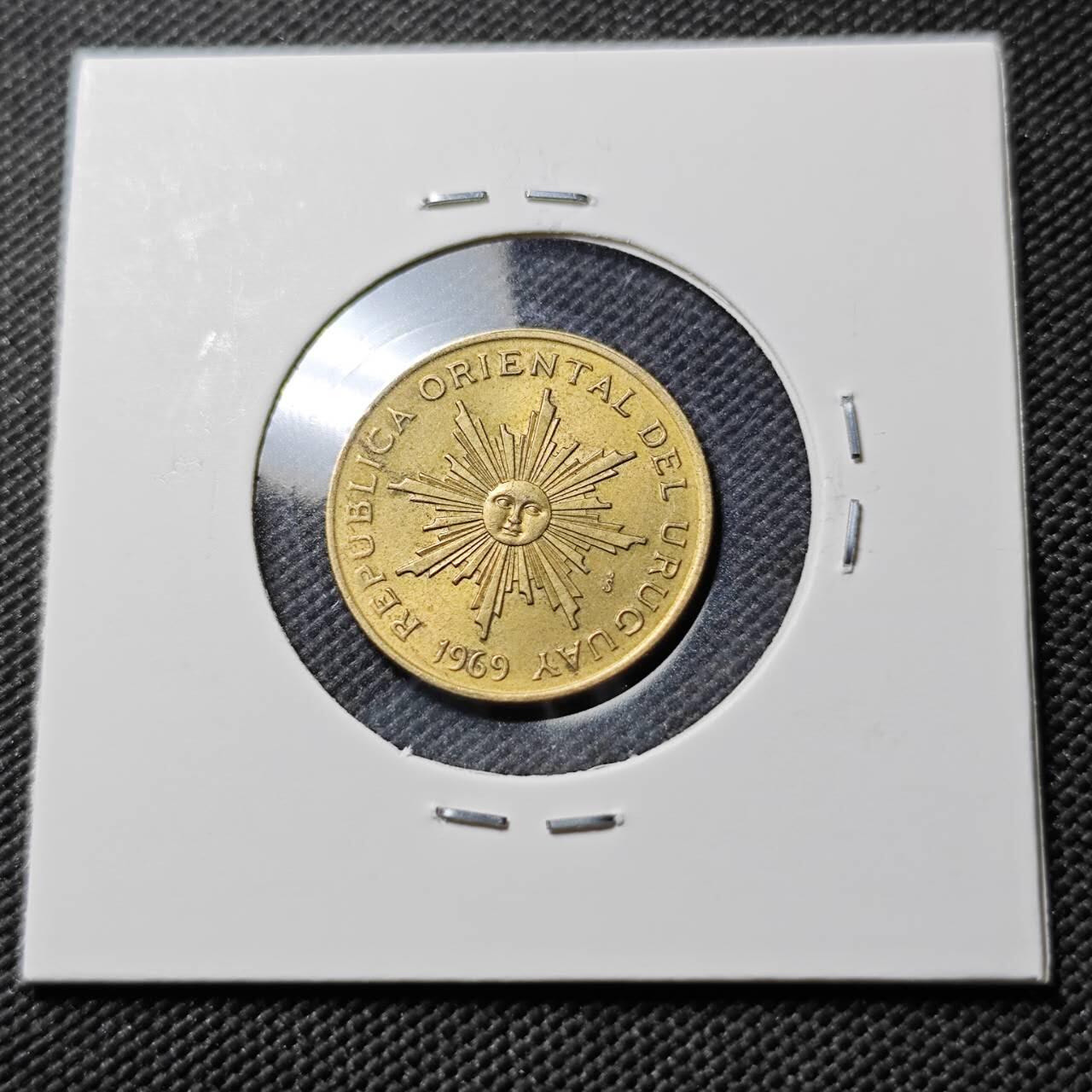 KK钱币收藏小铺  第384期  2月预留时间 周末发货  1969乌拉圭5比索