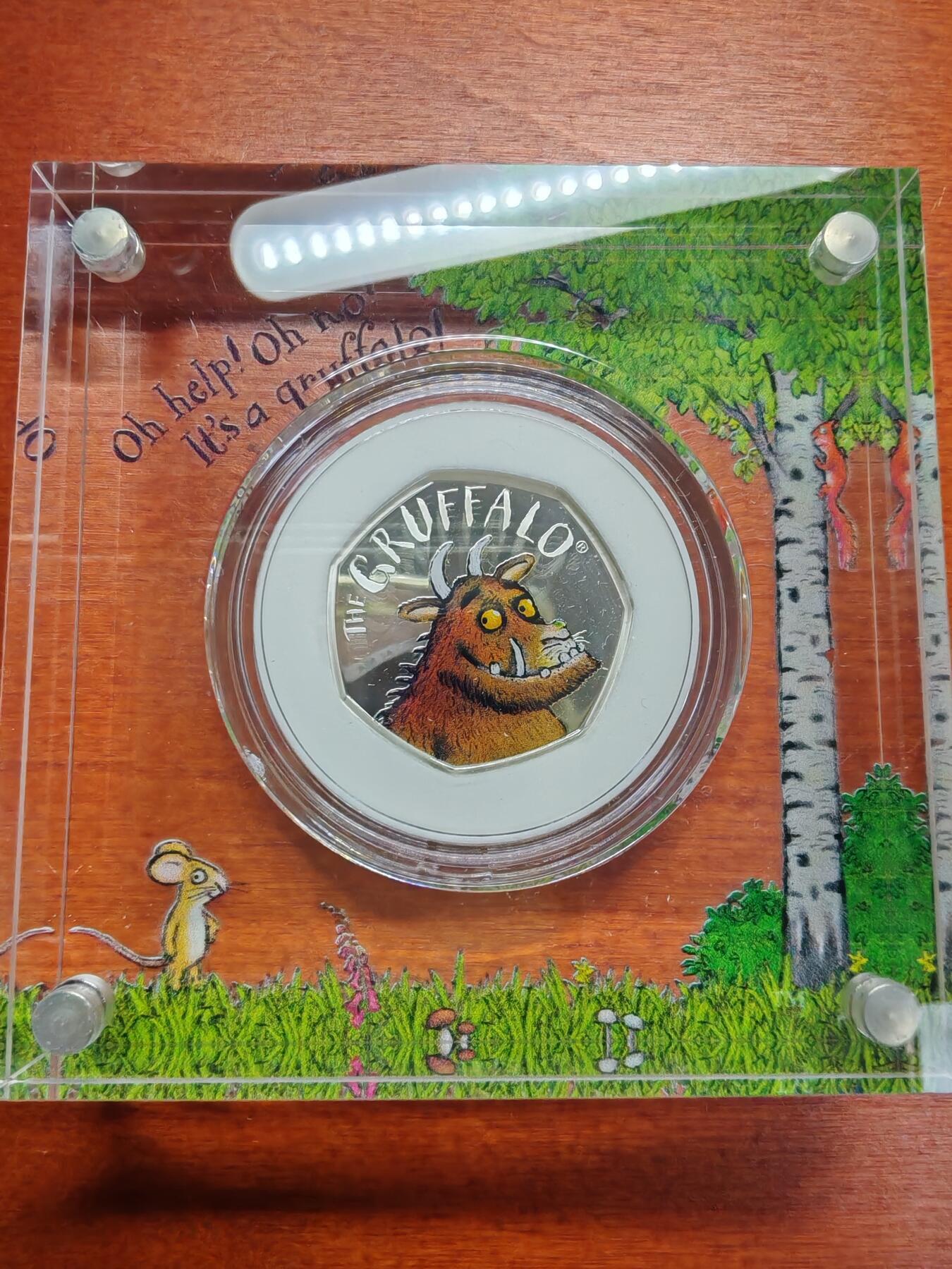 长老汇蛇年精选第九十一场拍卖 2019英国咕噜牛50便士彩色七边精制银币，盒证全，2.5万枚，市场价500元