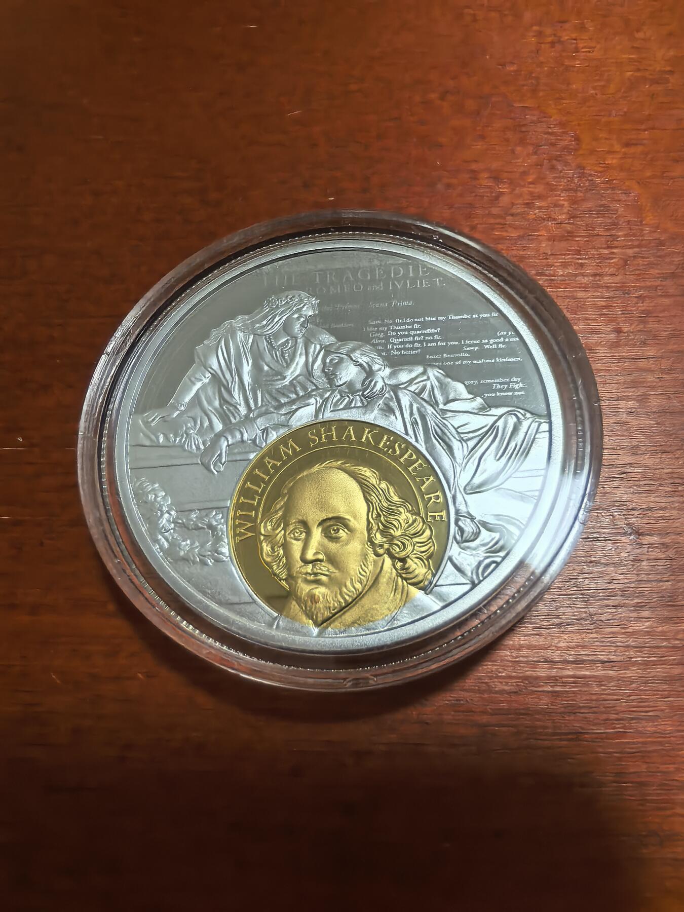 长老汇蛇年精选第九十一场拍卖 2016喀麦隆文坛双雄塞万提斯和莎士比亚500法郎镀金精制银币，17.5克999银，盒证全，999枚