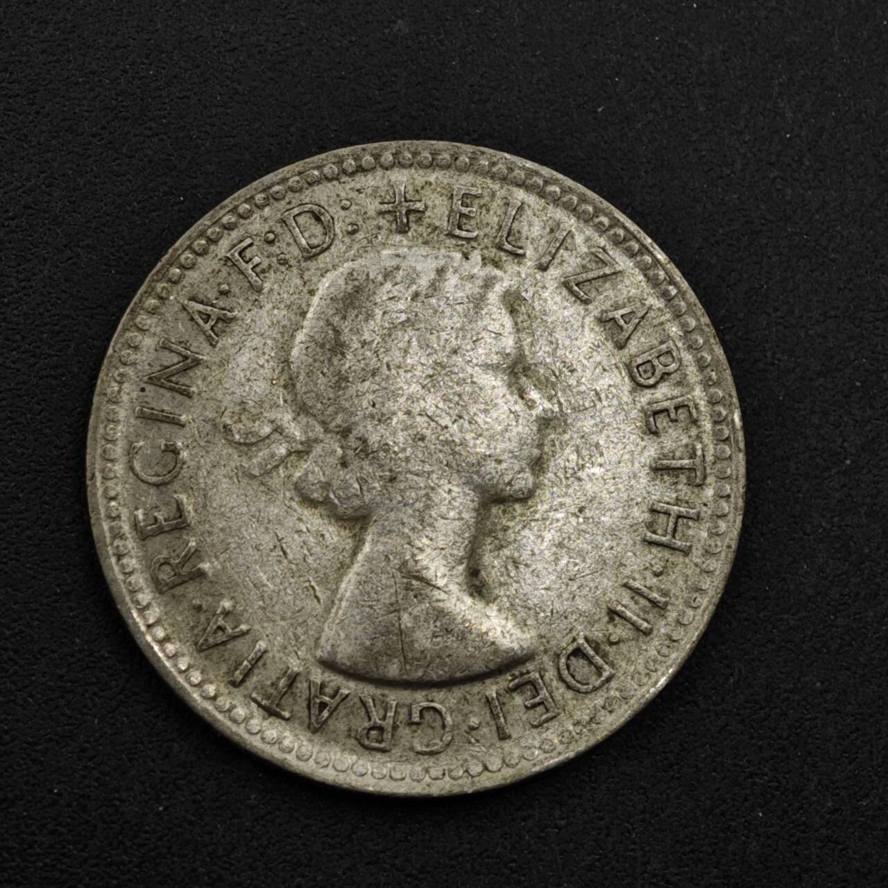 【淘币小摊】限时拍第八百三十九拍  散币银币场  满百包邮可预留两周  周一统一发货  澳大利亚1961年伊丽莎白二世一先令银币参考银价48