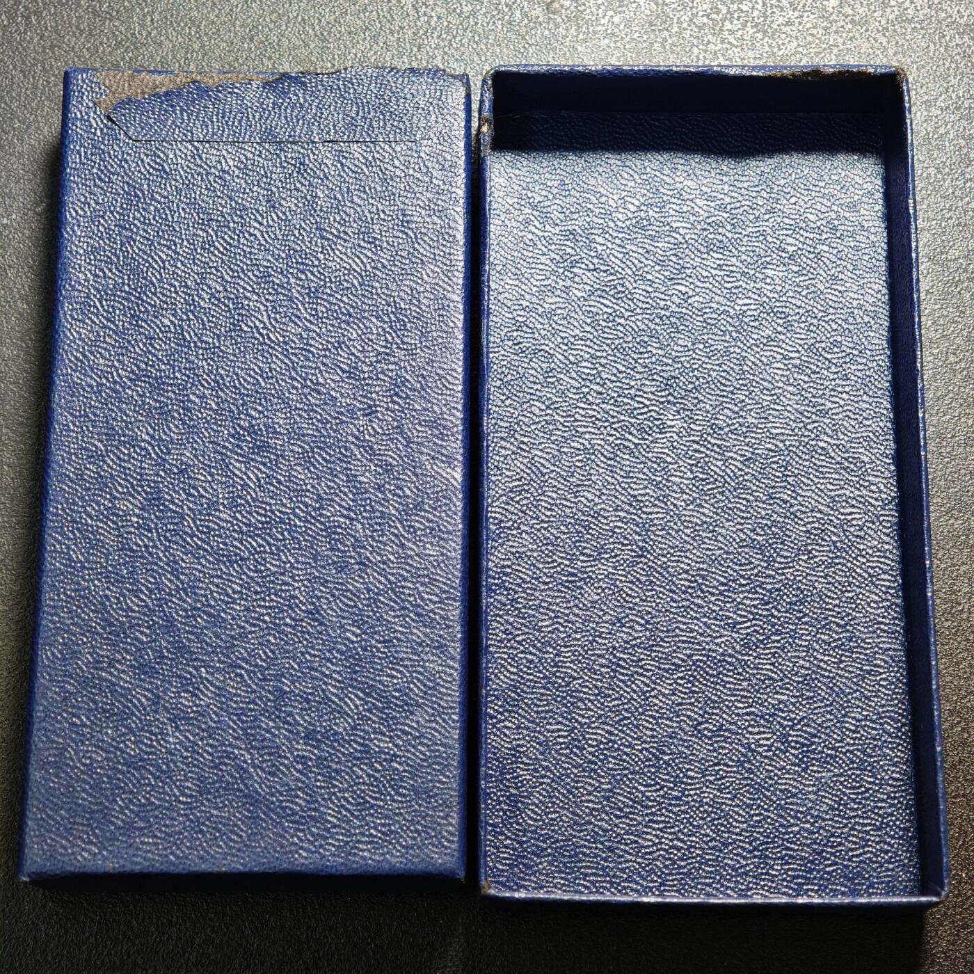 【德藏】世界币章拍卖第160期 美国国防服役奖章 原盒 带略  直径约：31.8mm/仅章；重约：20g