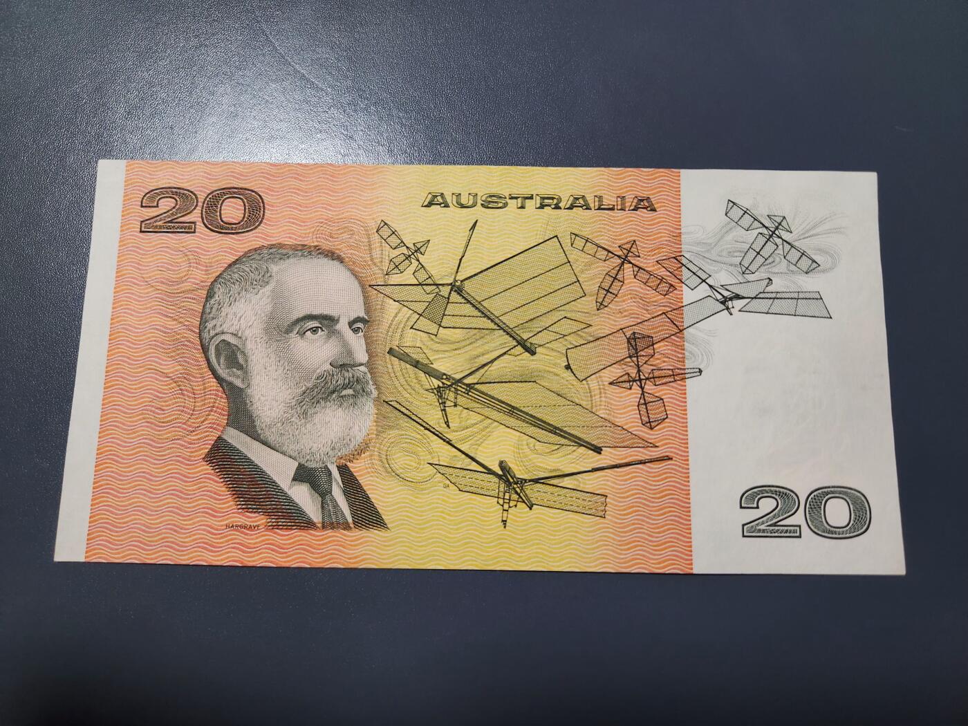 1月2号晚上8点 外国纸币自动截拍第78场 澳大利亚20元 近新极美品 签名1