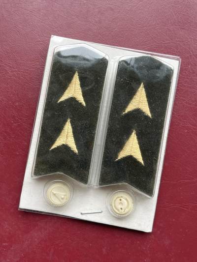 八九十年代朝鲜刺绣丝织章专场拍卖 - 北朝鲜社会主义国家苏式原始状态丝织章10