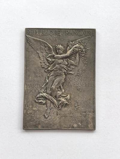 博洋堂“岁启嘉年”2026新年精品大拍专场暨第155期（全场包邮） - 1900年巴黎世博会奥运会纪念银章，Vernon大师作品，边铭Argent，60*42mm，品相好。