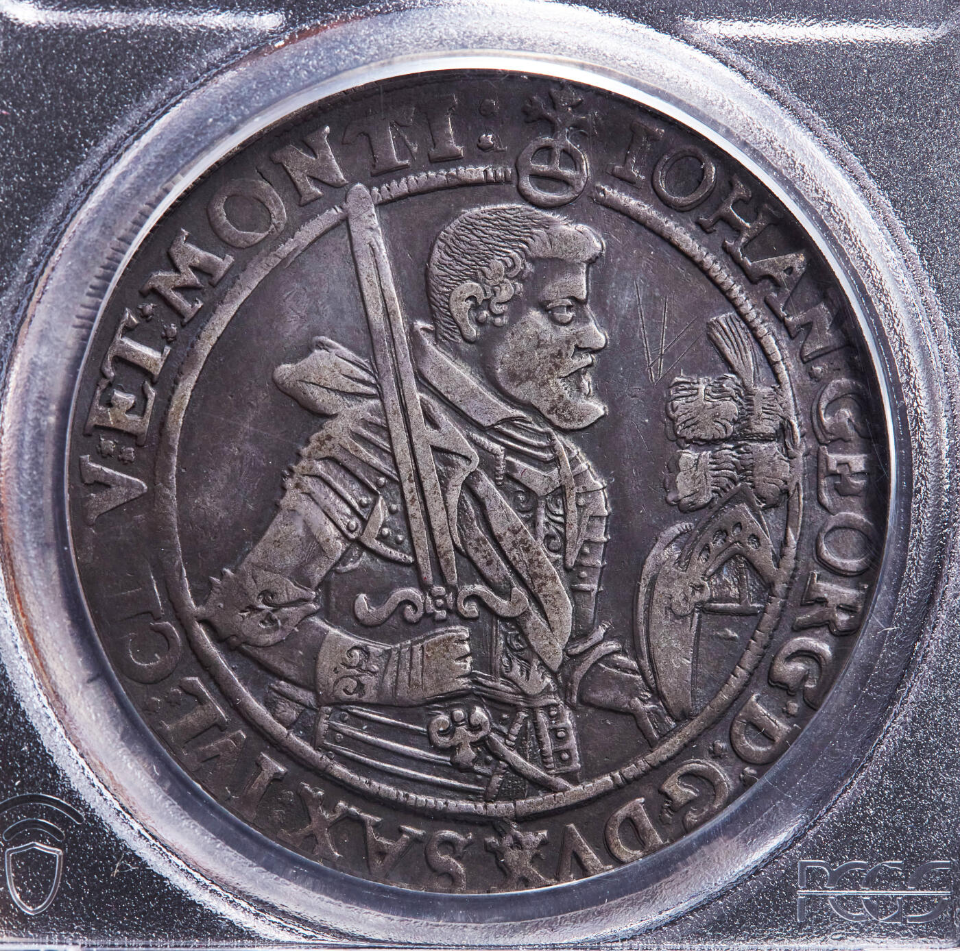 【俄甄集藏】2026年(046)01-07 星期三 晚 19:30 全场包邮 神圣罗马帝国-德国萨克森1623年约翰·格奥尔格一世戎装像1泰勒大银币，PCGS XFD，原味酱彩老包浆，经典品种