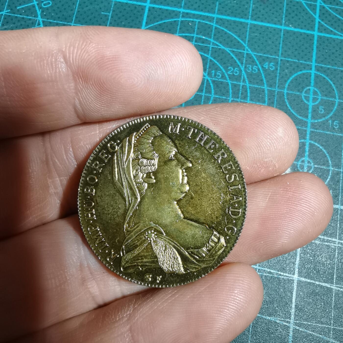 沼泽如烟--第950场 1968年代币？会员章？