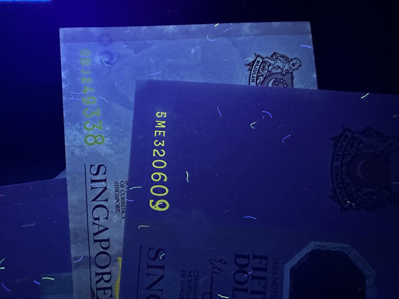 《外钞收藏家》第五百九十九期（畅拍场）（本平台长期征集拍品、欢迎藏友们联系合作） 新加坡人像纸币版2-50元 共184元 全新 有两张轻微荧光瑕疵