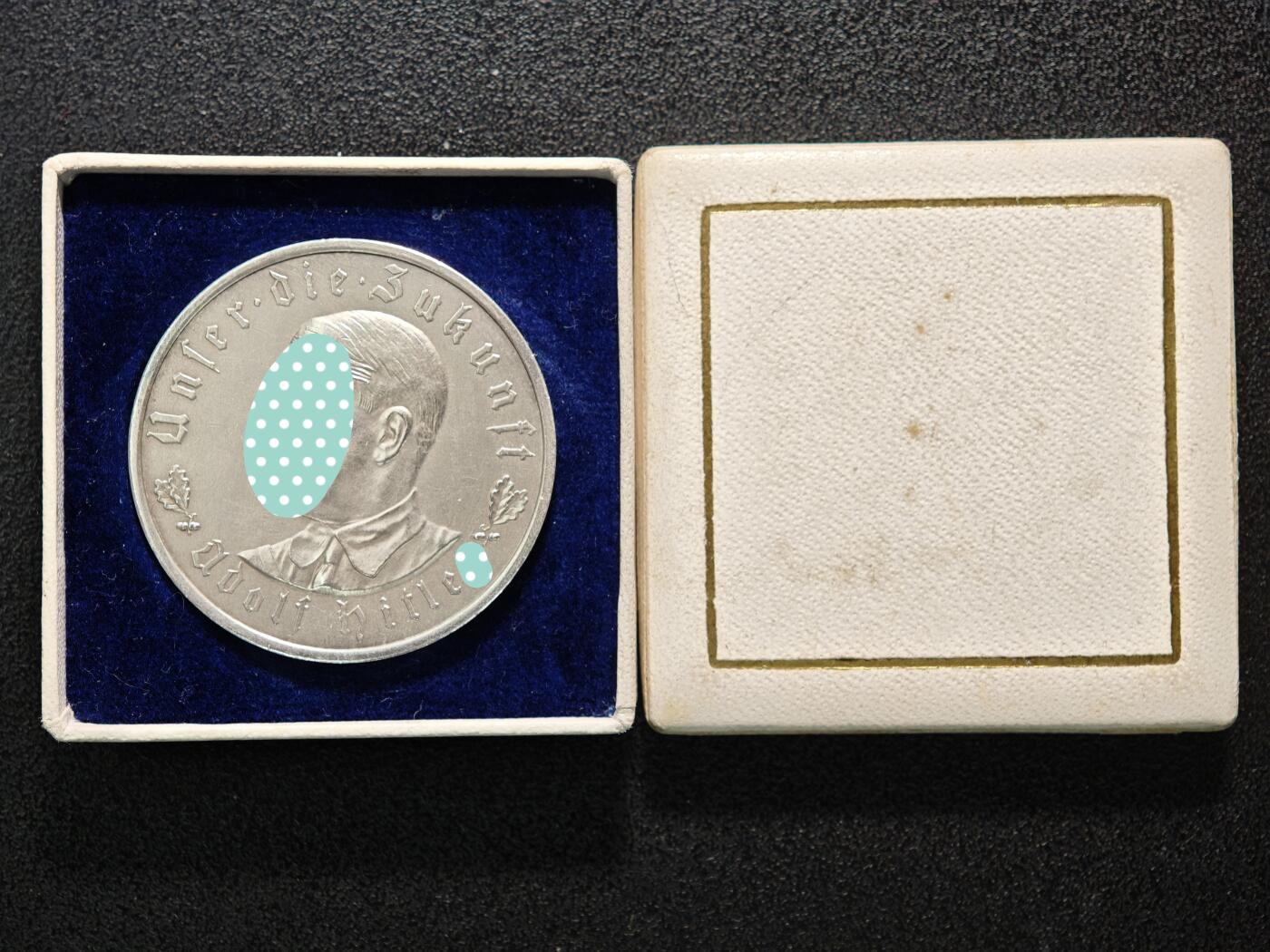 【德藏】世界币章拍卖第160期 1933年 德国德国民族社会主义工人党党首锁链鹰银章 原盒 直径约：36.1mm；重约：21.7g（原图请联系客服）