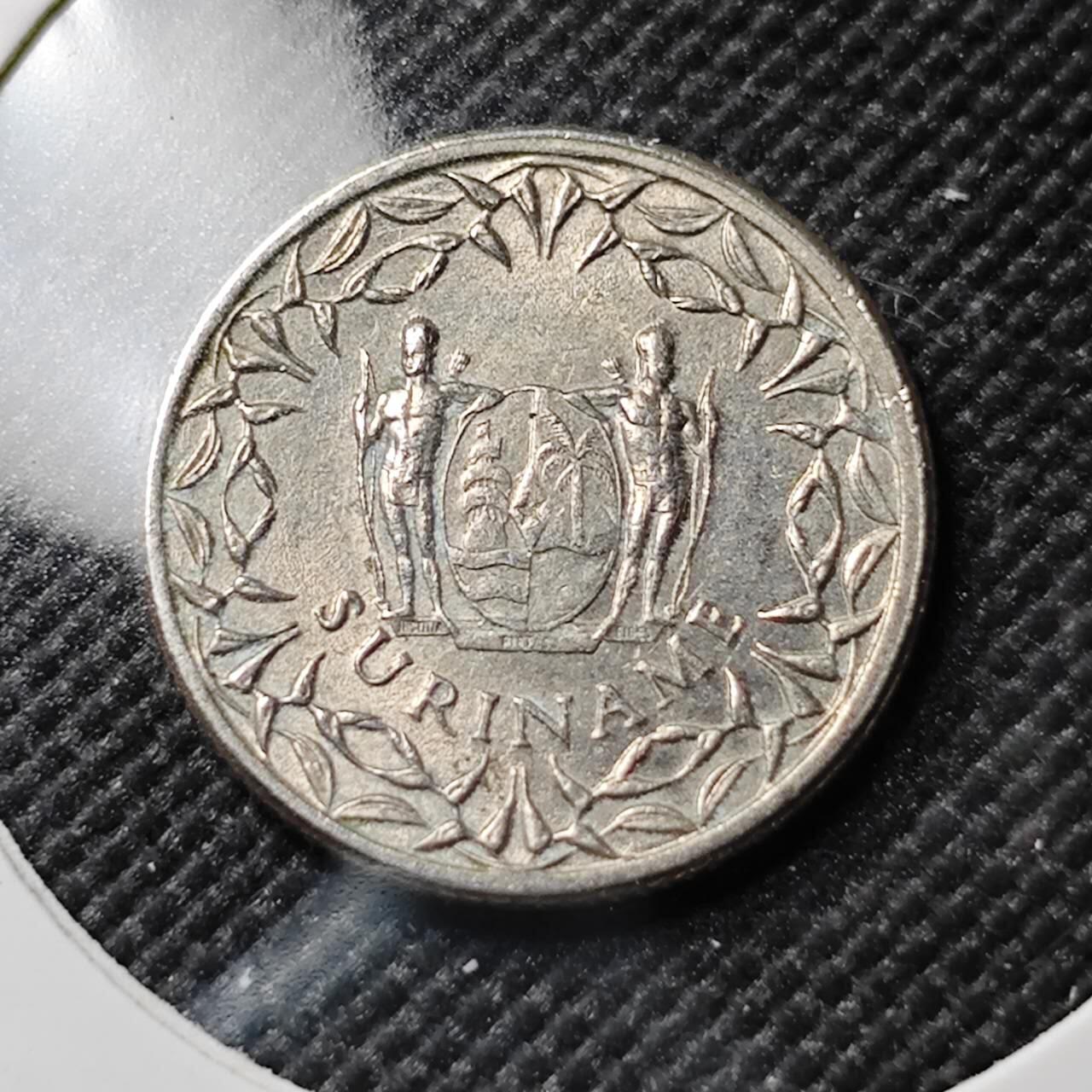 KK钱币收藏小铺  第383期  2月预留时间 周末发货  1966苏里南10分 好品