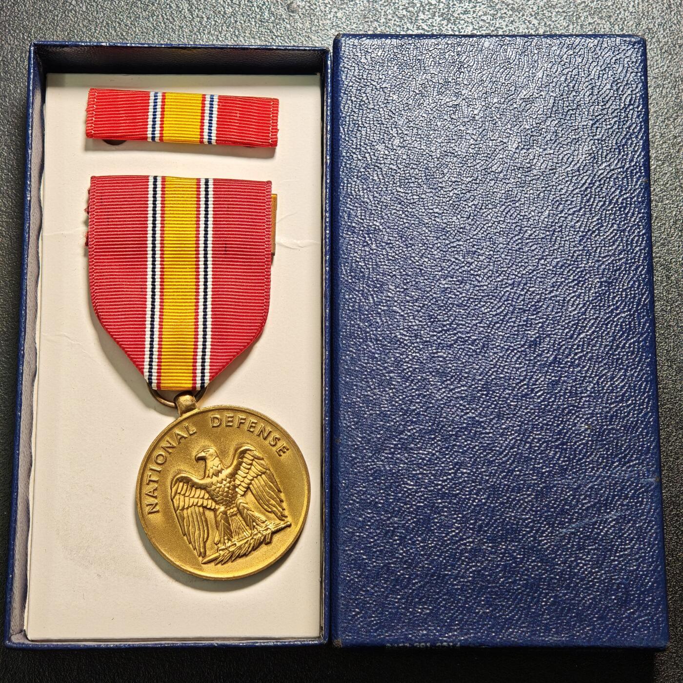 【德藏】世界币章拍卖第160期 美国国防服役奖章 原盒 带略  直径约：31.8mm/仅章；重约：20g