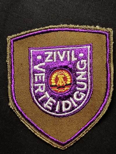 罗岚⭐爱藏⭐甄选专拍第三场-分享拍场赚佣（实体店在建中···） - 民主德国民防部门呢质刺绣臂章