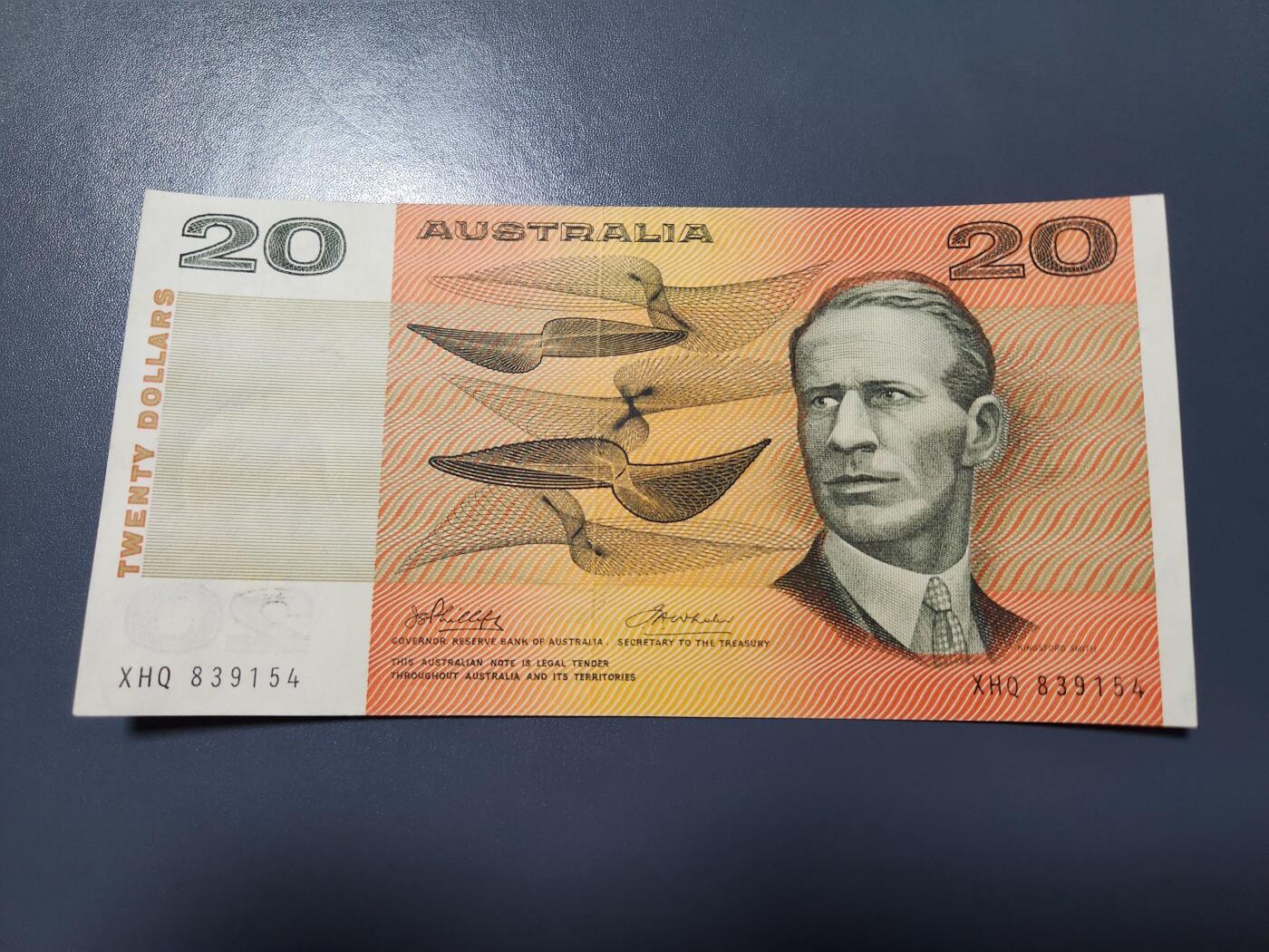 1月2号晚上8点 外国纸币自动截拍第78场 澳大利亚20元 近新极美品 签名2