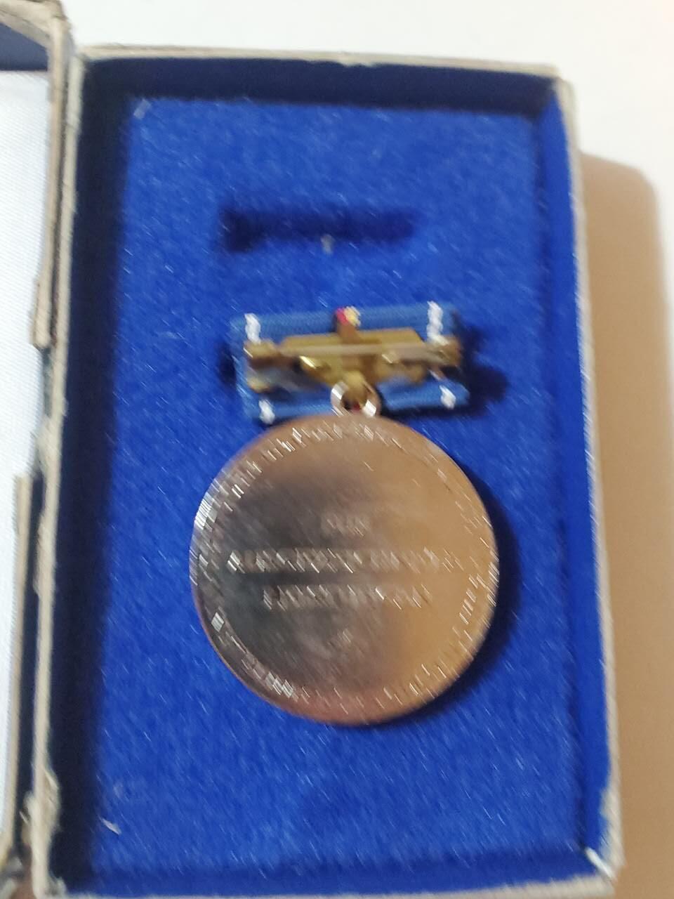 韵星假日拍卖第三十五期 -- Rimey Holidays Auction 34 民主德国银级莱辛奖章 铜镀银 带原盒