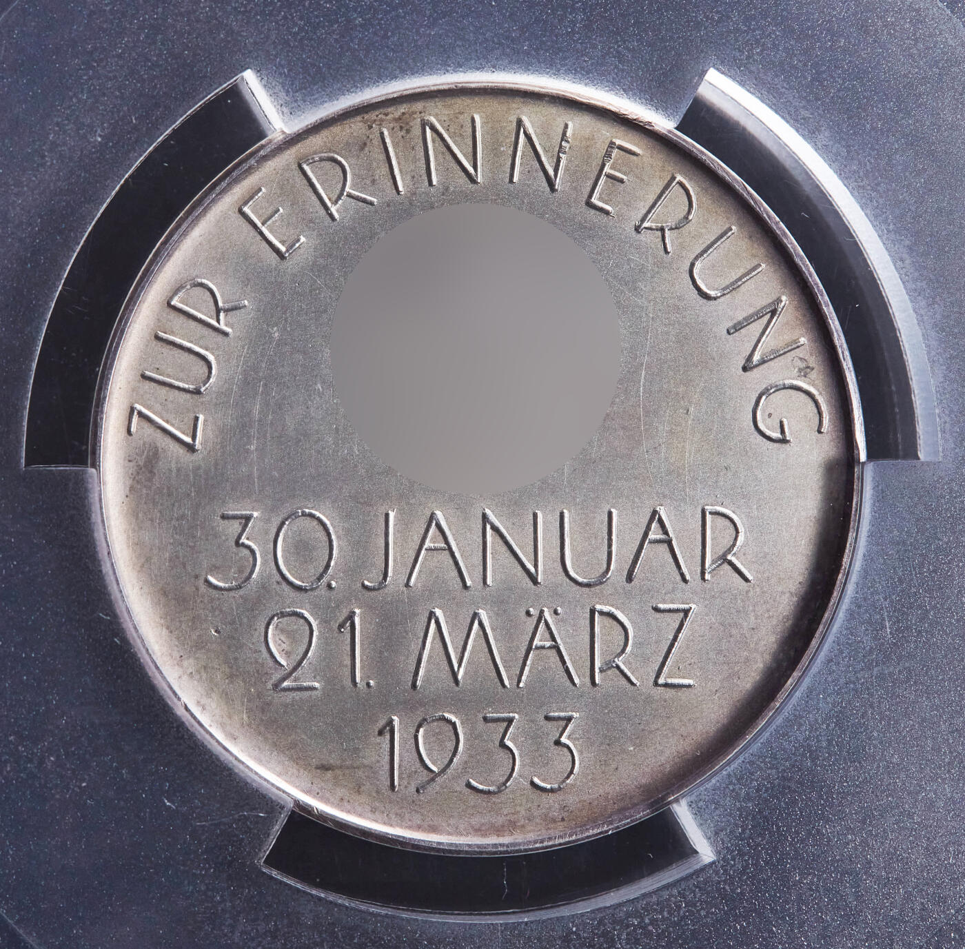 【俄甄集藏】2026年(046)01-07 星期三 晚 19:30 全场包邮 德国第三帝国1933年纪念兴登堡与总理执政大银章，PCGS SP64，大盒封装，稀有品种，原味包浆，冠军，原图联系客服或关官网查看