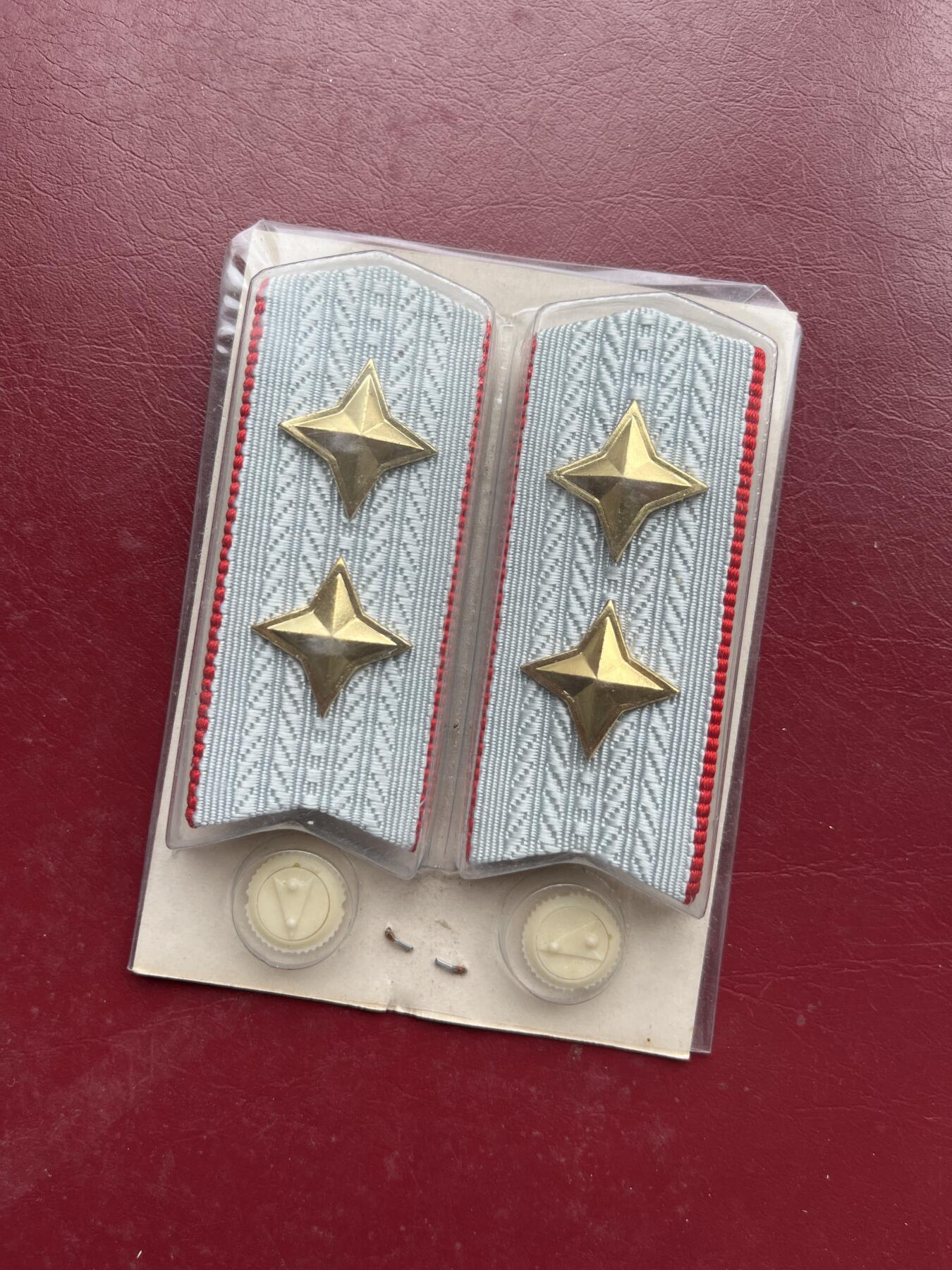 八九十年代朝鲜刺绣丝织章专场拍卖 九十年代朝鲜社会主义国家苏式原始状态丝织章5