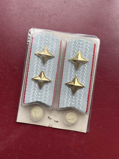 八九十年代朝鲜刺绣丝织章专场拍卖 - 九十年代朝鲜社会主义国家苏式原始状态丝织章5