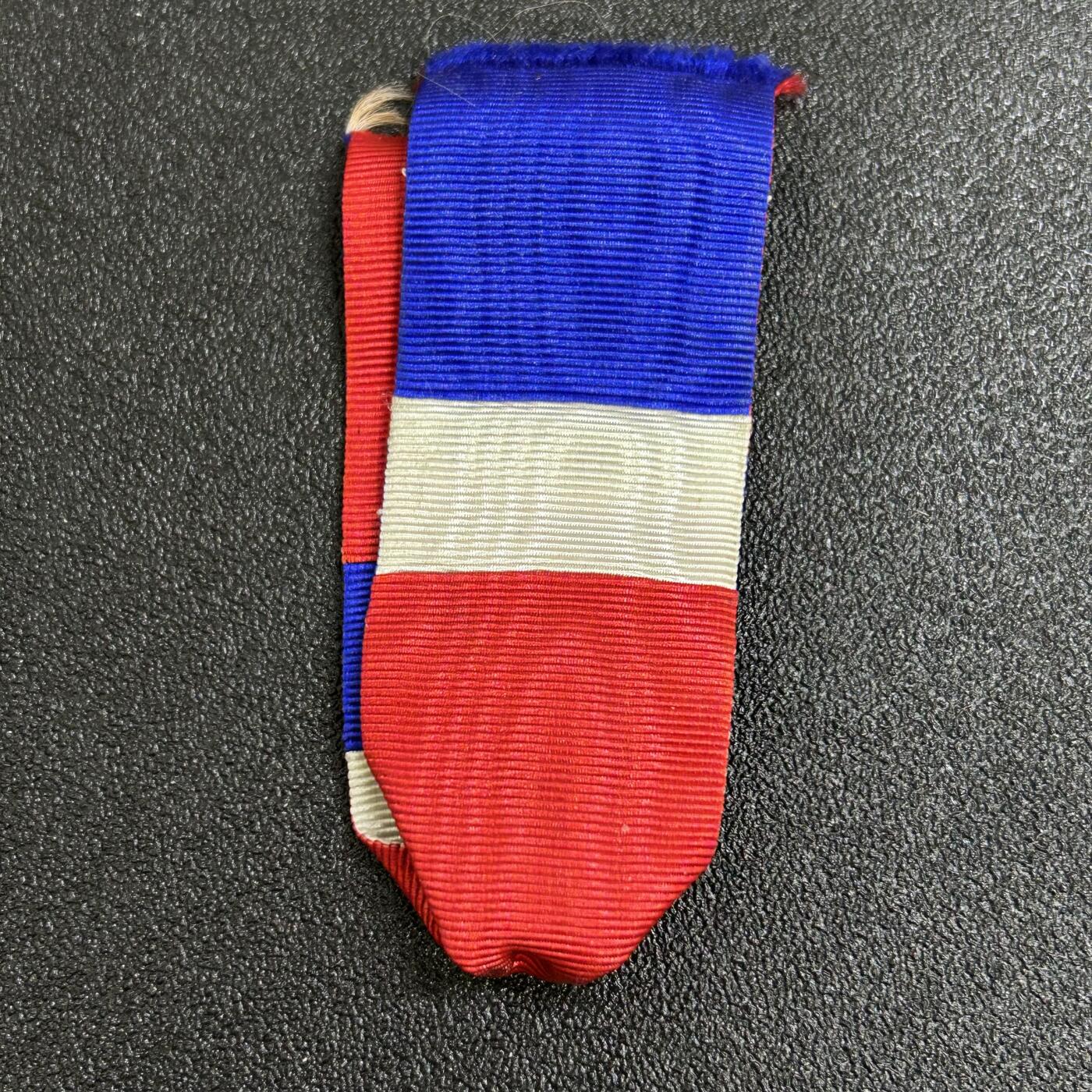 西秦中古拍卖第七十二期 法国劳工奖章绶带