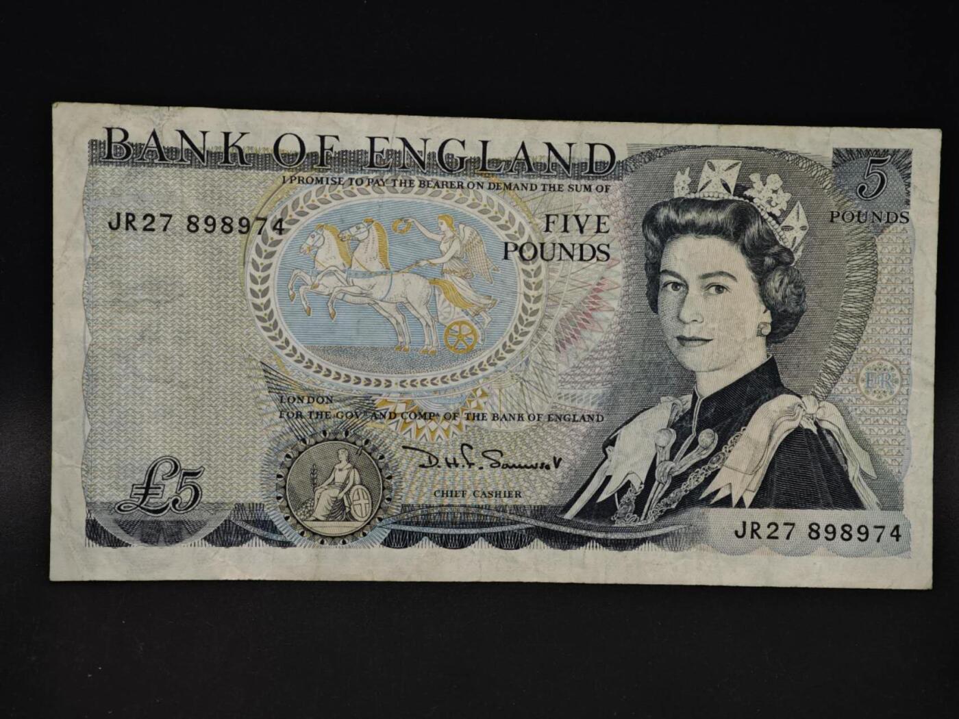 【淘币小摊】限时拍第八百四十二拍  纸币场  满百包邮可预留两周  周一统一发货  英国英格兰银行5镑纸币【有折】