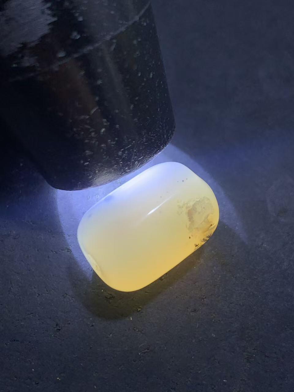 草花纹海洋玉髓随形直桶通货桶珠一颗，