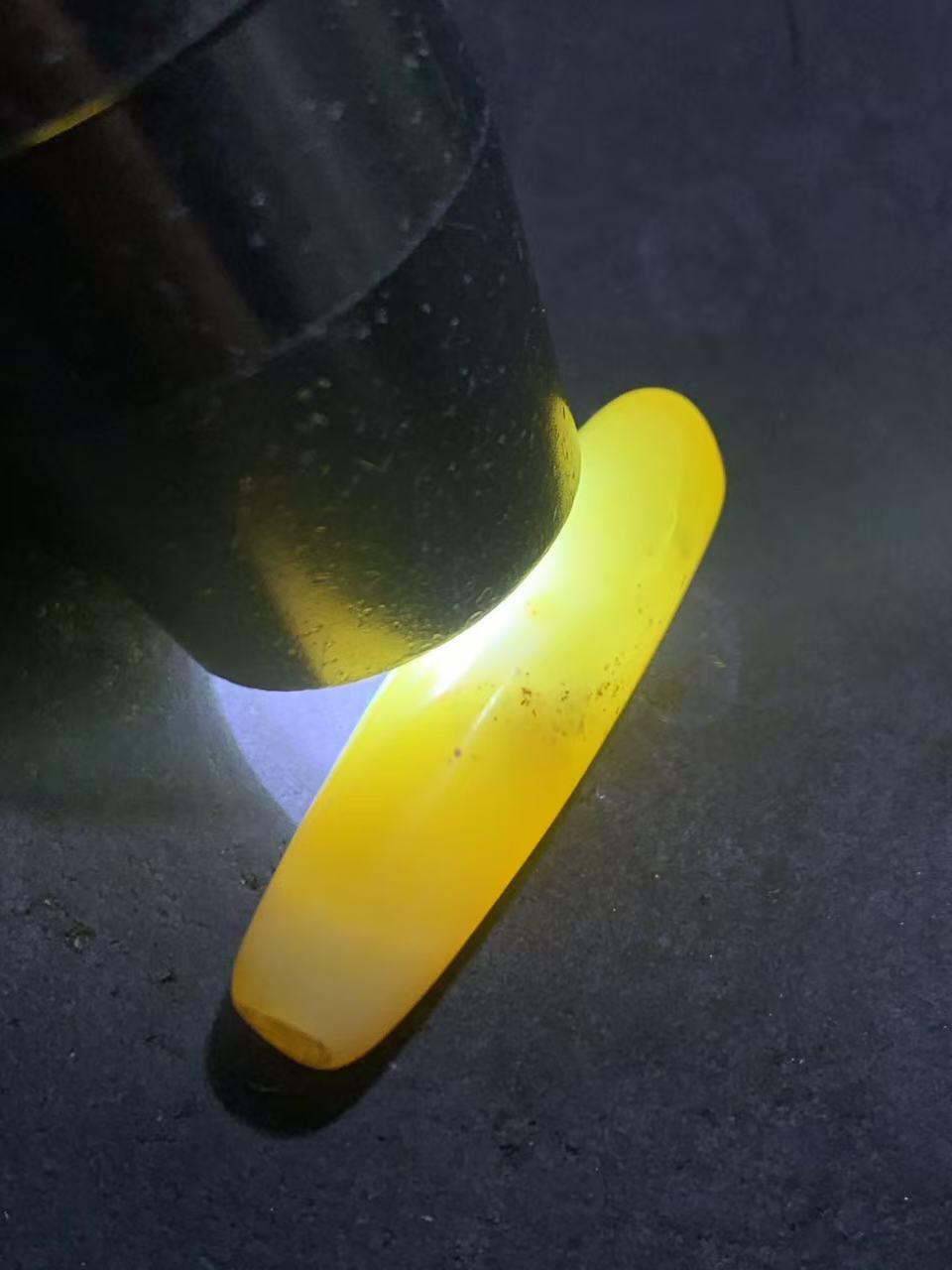 高玉化鸡油黄缠丝玛瑙随形通货桶珠一个