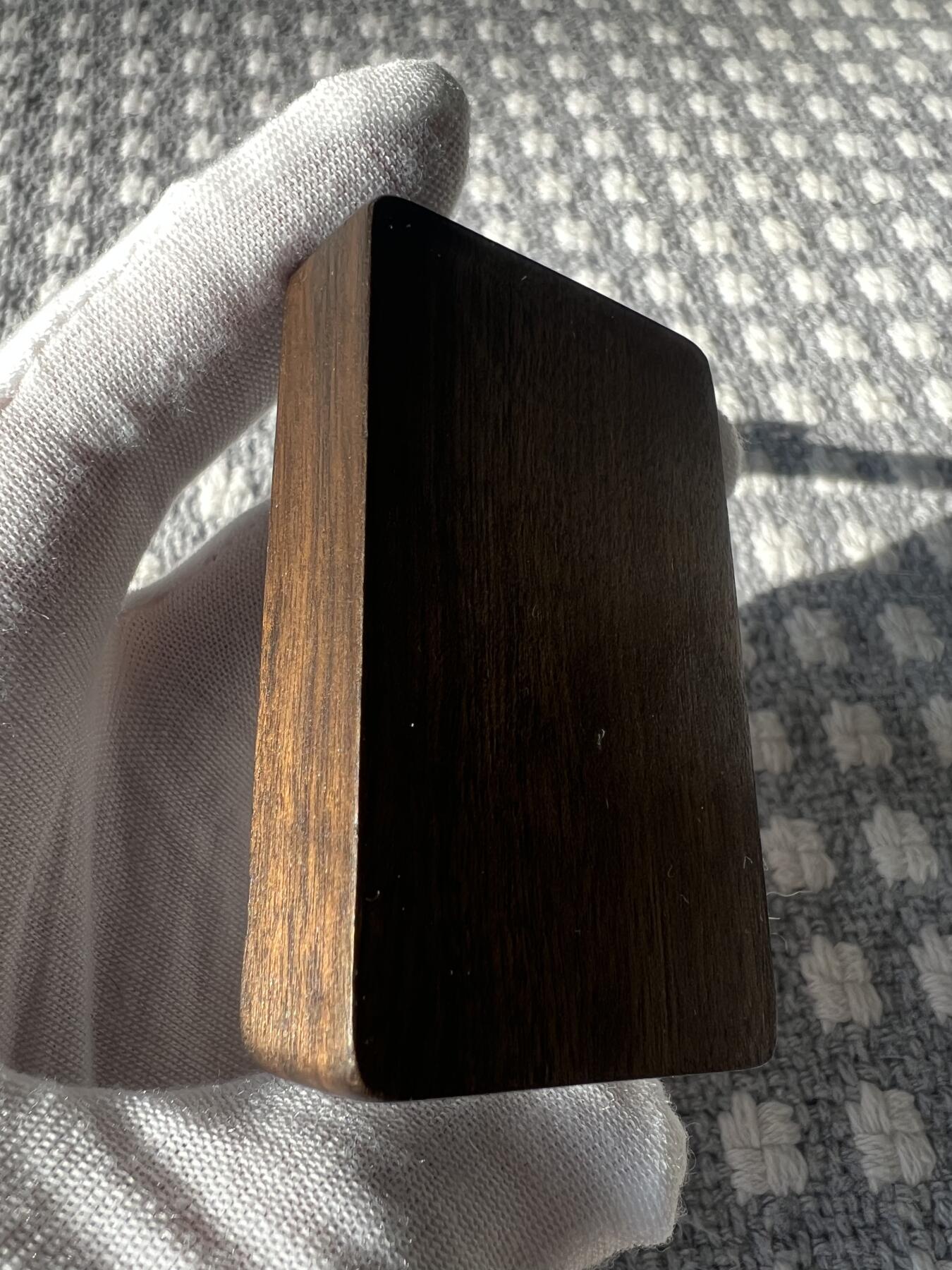 零元拍：C02金丝楠牌子，香喷喷的小金砖，金光闪闪，61/38.9/13MM