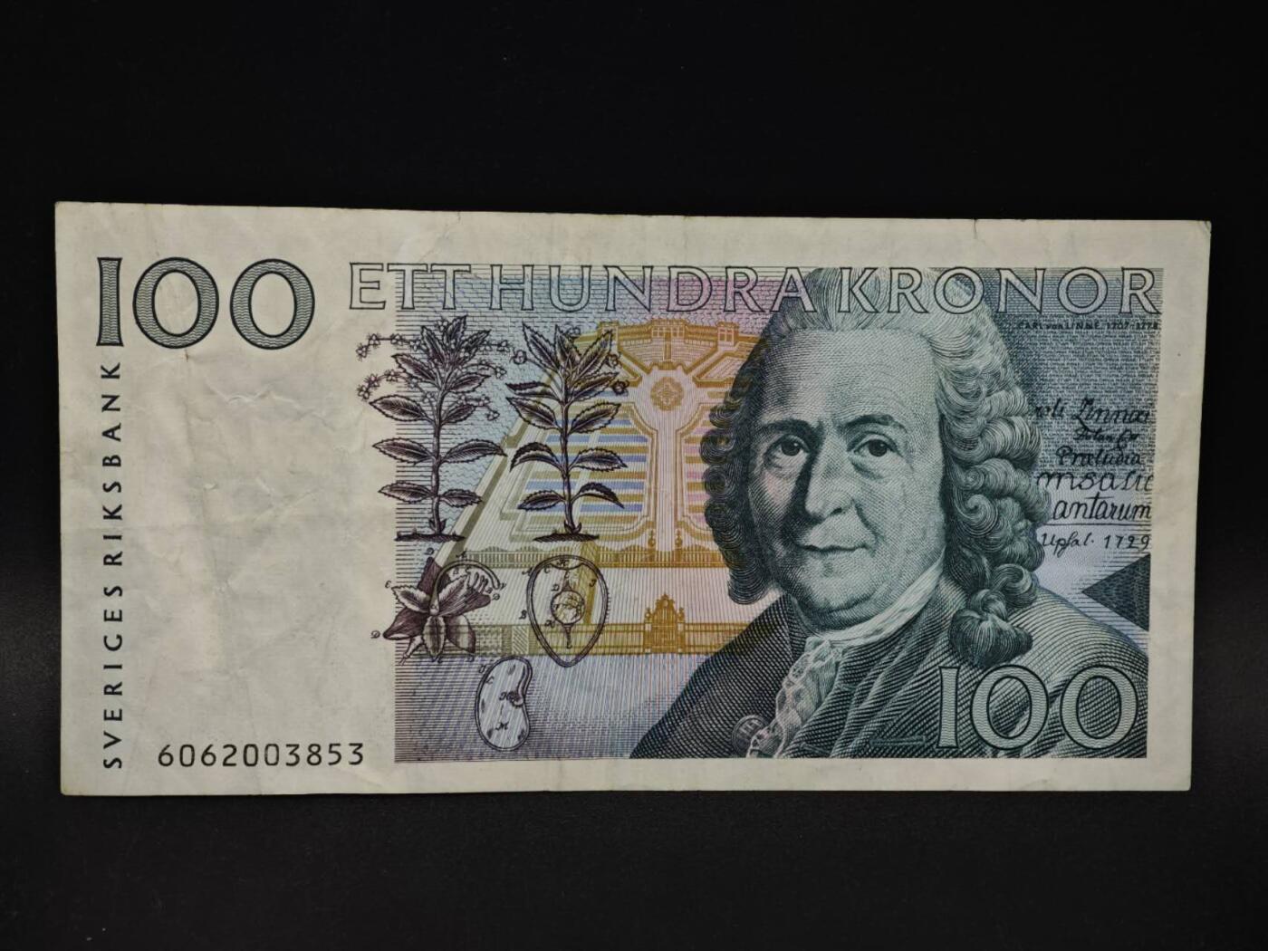 【淘币小摊】限时拍第八百四十二拍  纸币场  满百包邮可预留两周  周一统一发货  瑞典100克朗纸币【有折】