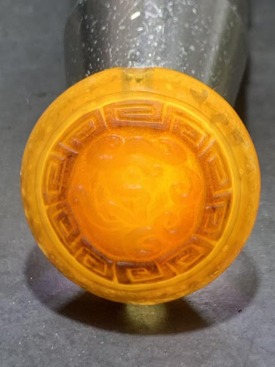 精品药师玛瑙手工雕刻回纹瑞兽板珠（背云）一颗。