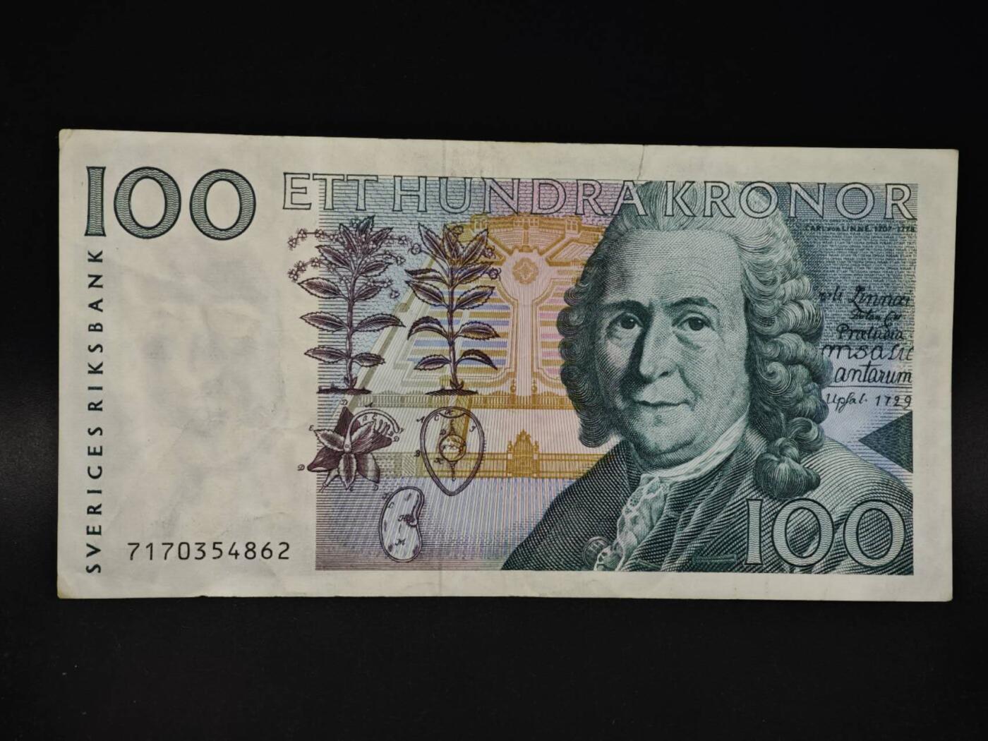 【淘币小摊】限时拍第八百四十二拍  纸币场  满百包邮可预留两周  周一统一发货  瑞典100克朗纸币【有折】