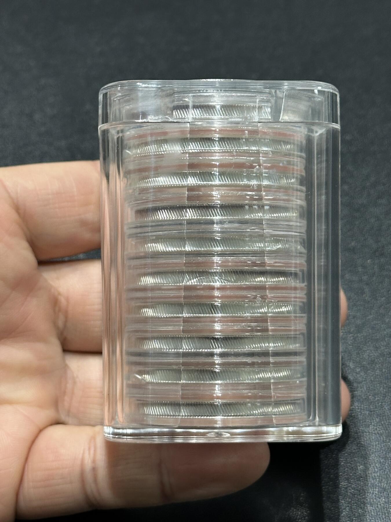 《外钞收藏家》第五百九十九期（畅拍场）（本平台长期征集拍品、欢迎藏友们联系合作） 2015年熊猫银币10枚 一桶一起 