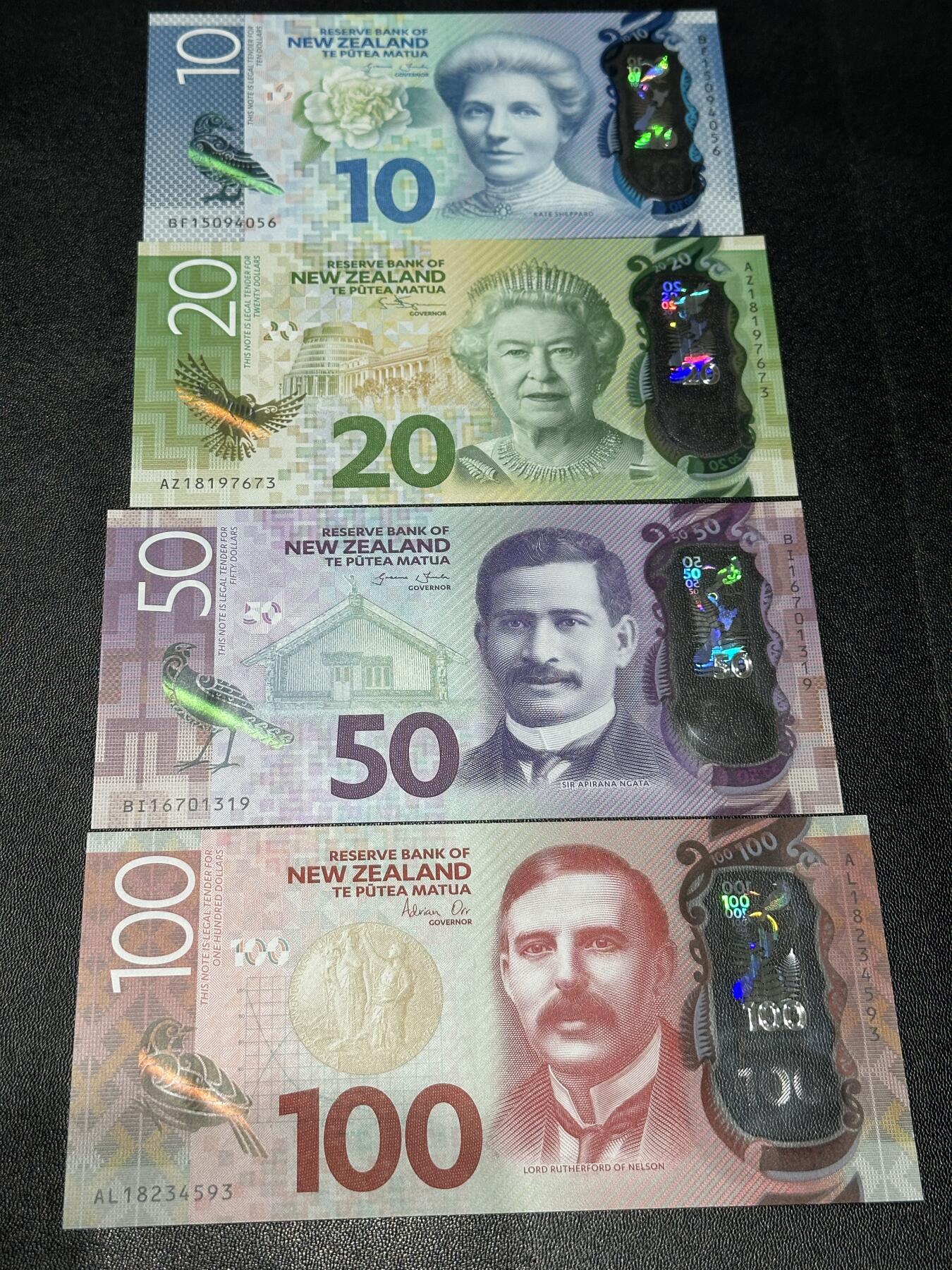 《外钞收藏家》第五百九十九期（畅拍场）（本平台长期征集拍品、欢迎藏友们联系合作）