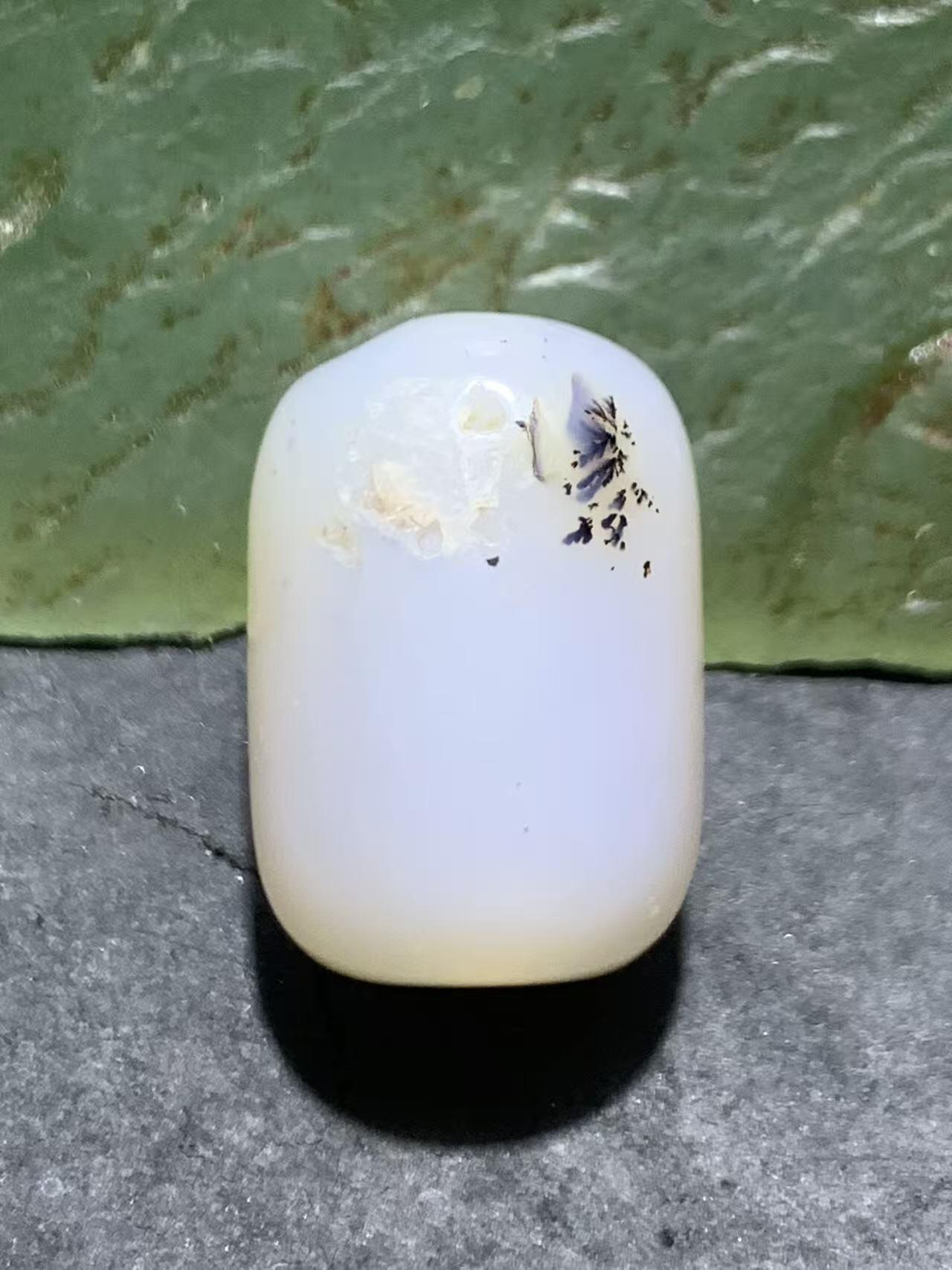 草花纹海洋玉髓随形直桶通货桶珠一颗，