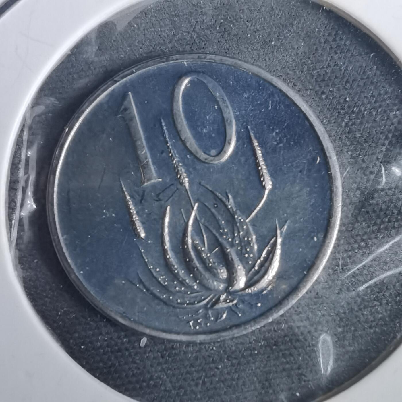 沼泽如烟--第953场 南非1971年10分精制币