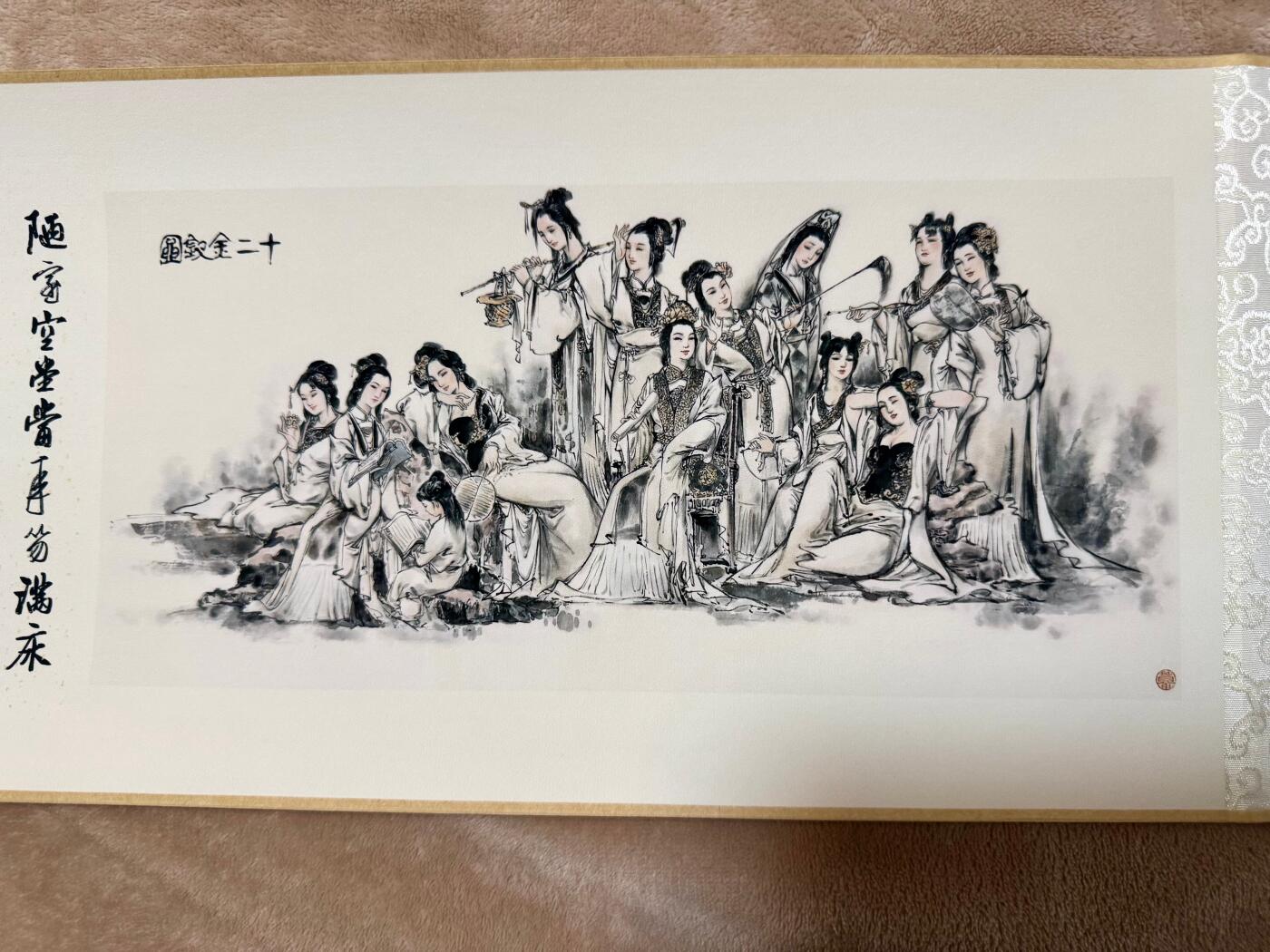 NO.20 好又多金牌大场，新年马到成功！新店点关注不迷路！每周一站式配齐，方便凑单！（周6晚8点截拍，卖家送拍0抽成！） 【卷轴】天作红楼 李纯博红楼书画卷轴+宋锦礼盒