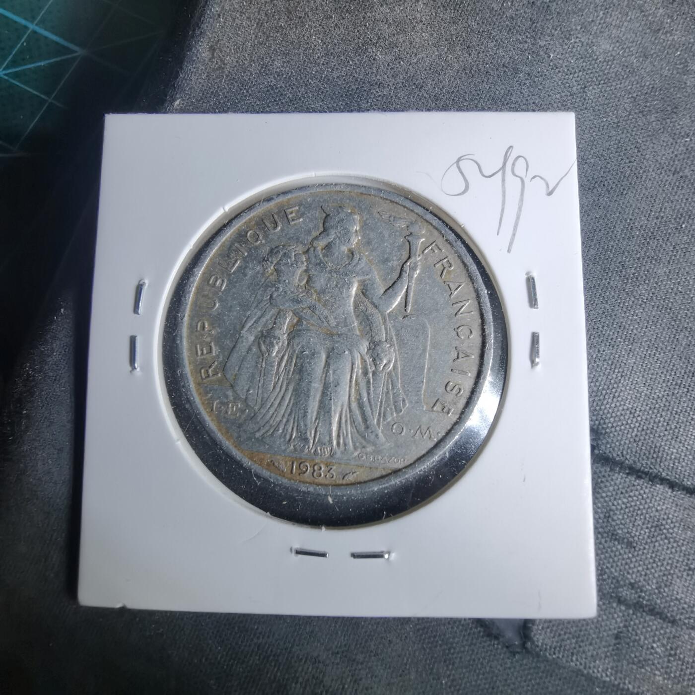 沼泽如烟--第952场 法属波利尼西亚1983年5法郎